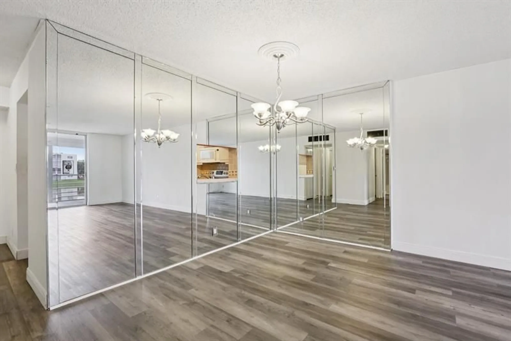 Property Slideshow image 2 of 39 | 1024 se 4th ave 204, Dania Beach, FL, 33004