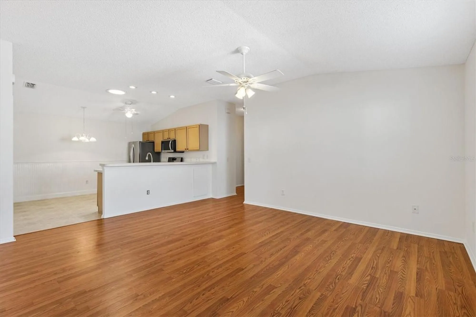 Property Slideshow image 15 of 33 | 428 canterbury ct, The Villages, FL, 32162