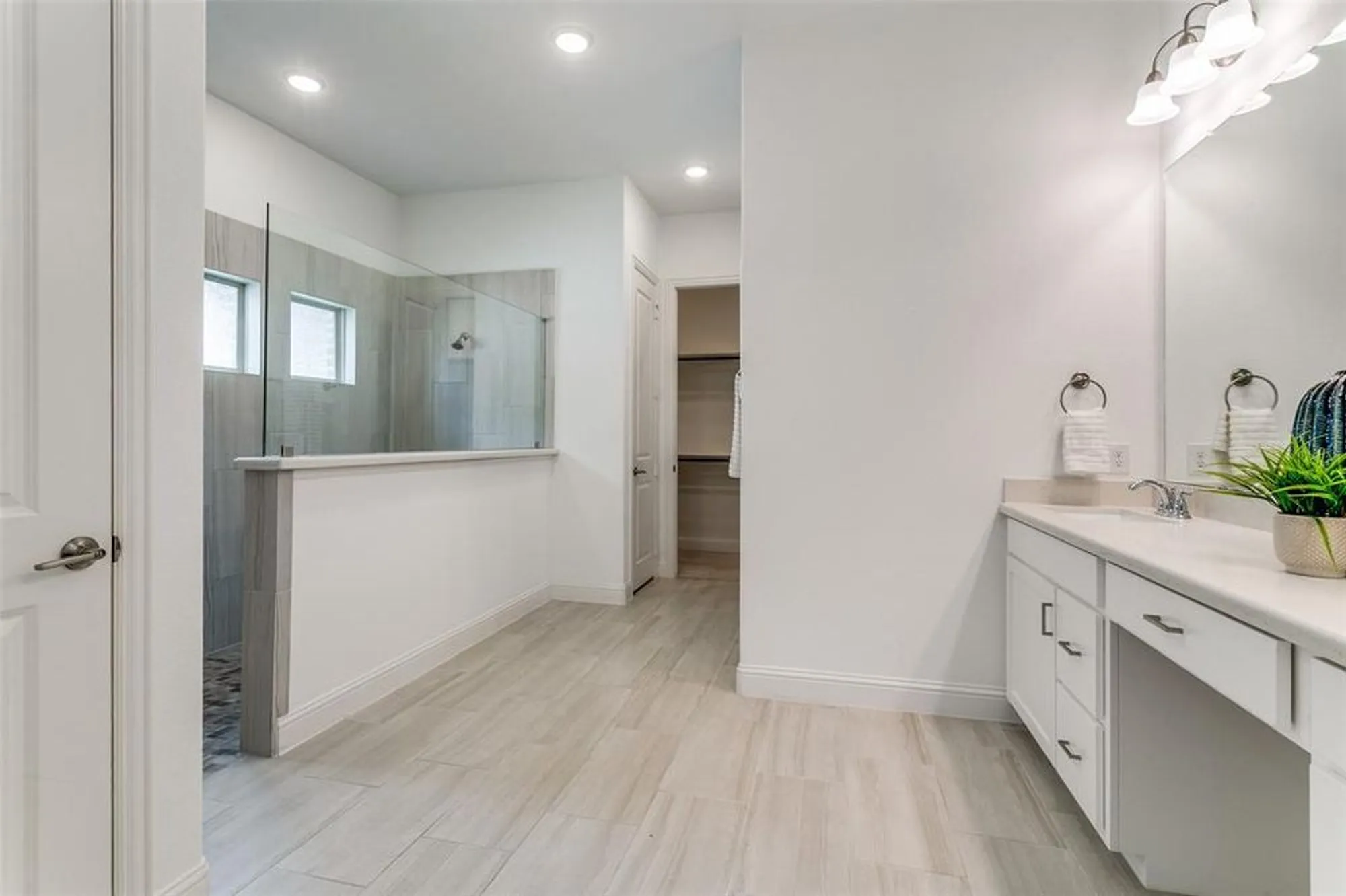 Property Slideshow image 16 of 31 | 8120 isle of skye, Lewisville, TX, 75056