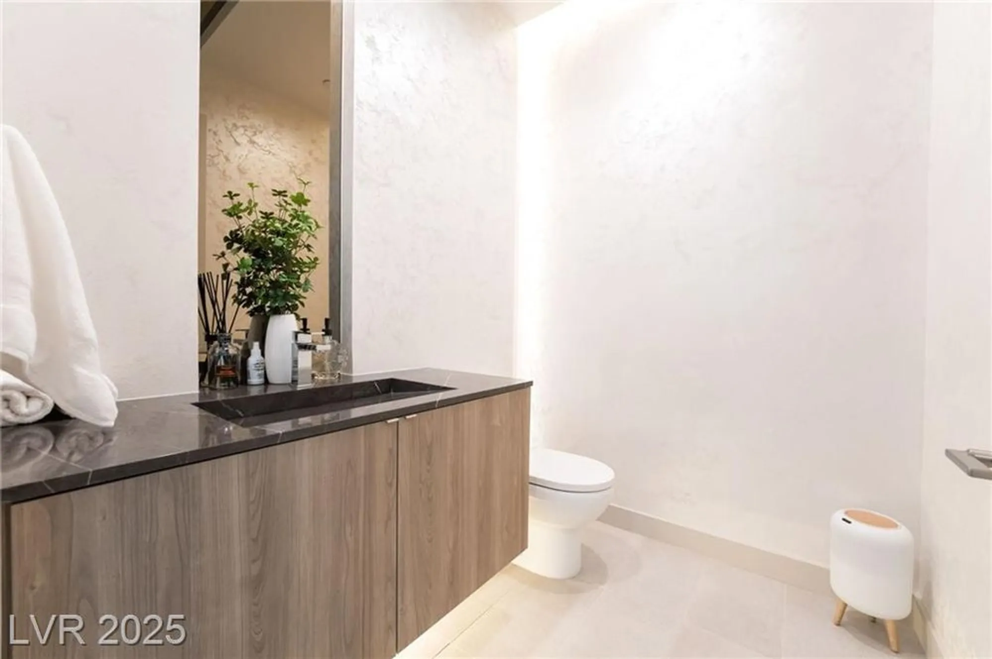 Property Slideshow image 58 of 67 | 33 falling ridge ln, Henderson, NV, 89011