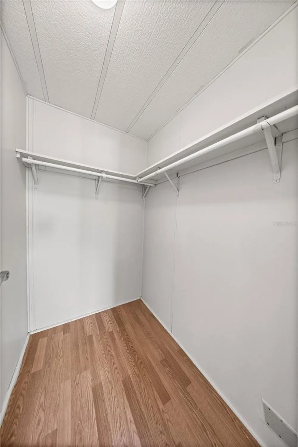 Property Slideshow image 19 of 31 | 712 devon dr, Lady Lake, FL, 32159