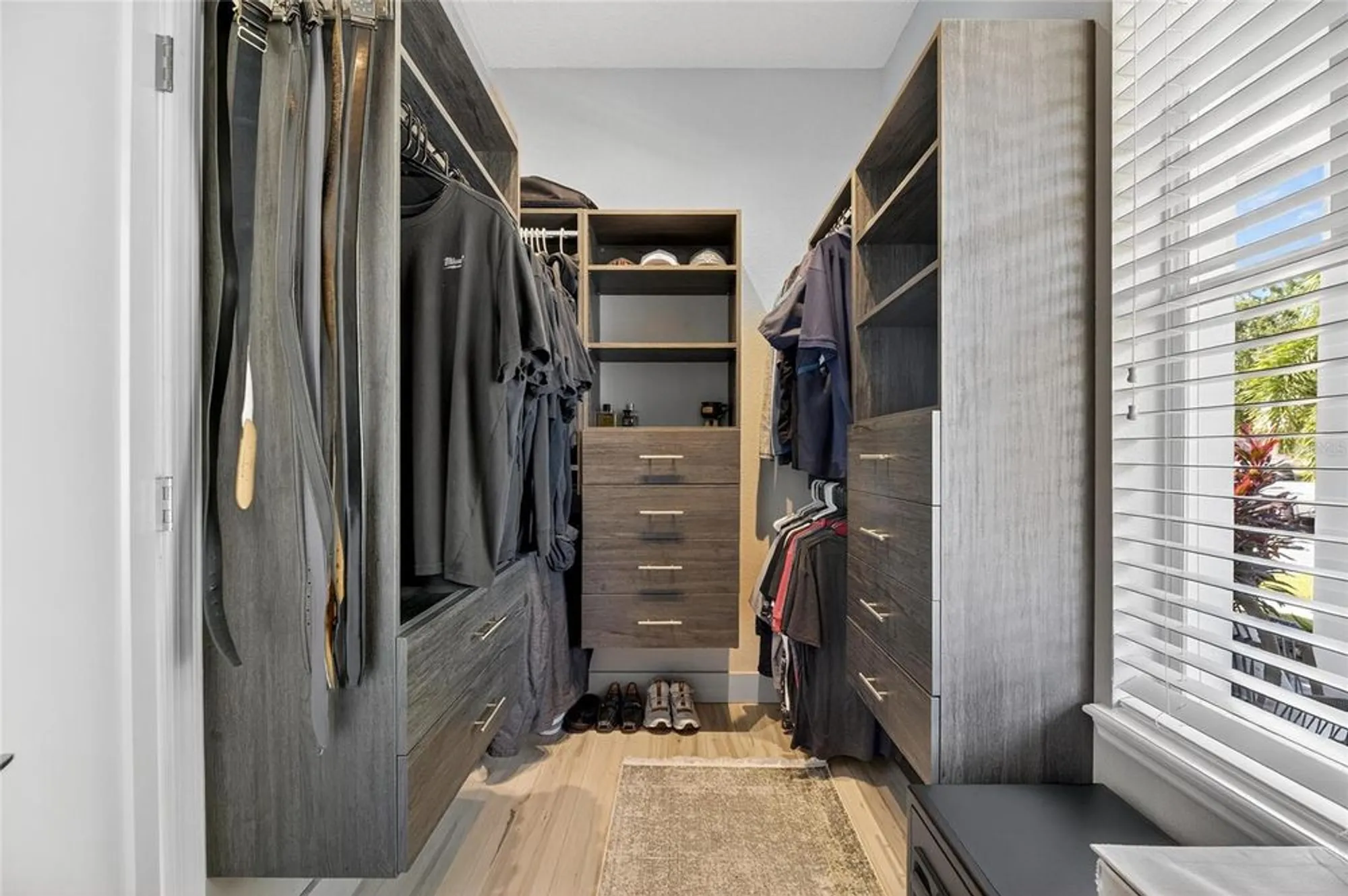 Property Slideshow image 48 of 66 | 526 islebay dr, Apollo Beach, FL, 33572