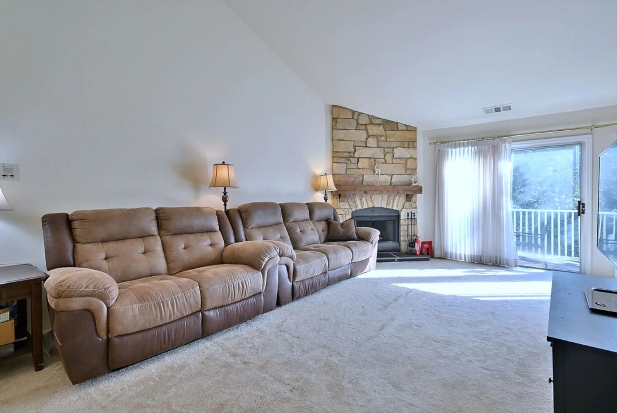 Property Slideshow image 4 of 27 | 509 aberdeen ln c, Prospect Heights, IL, 60070