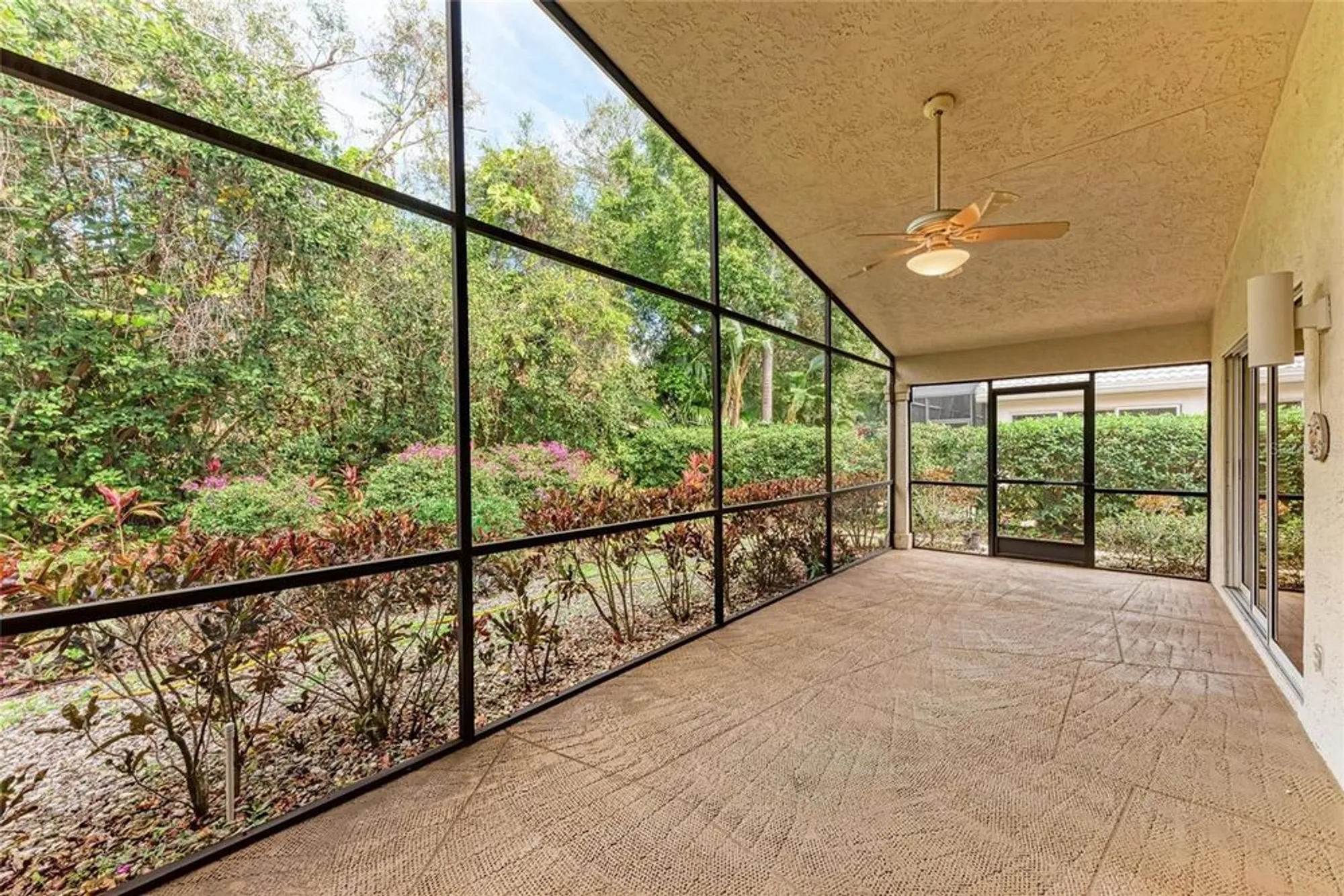 Property Slideshow image 34 of 43 | 5513 83rd ter, Sarasota, FL, 34243