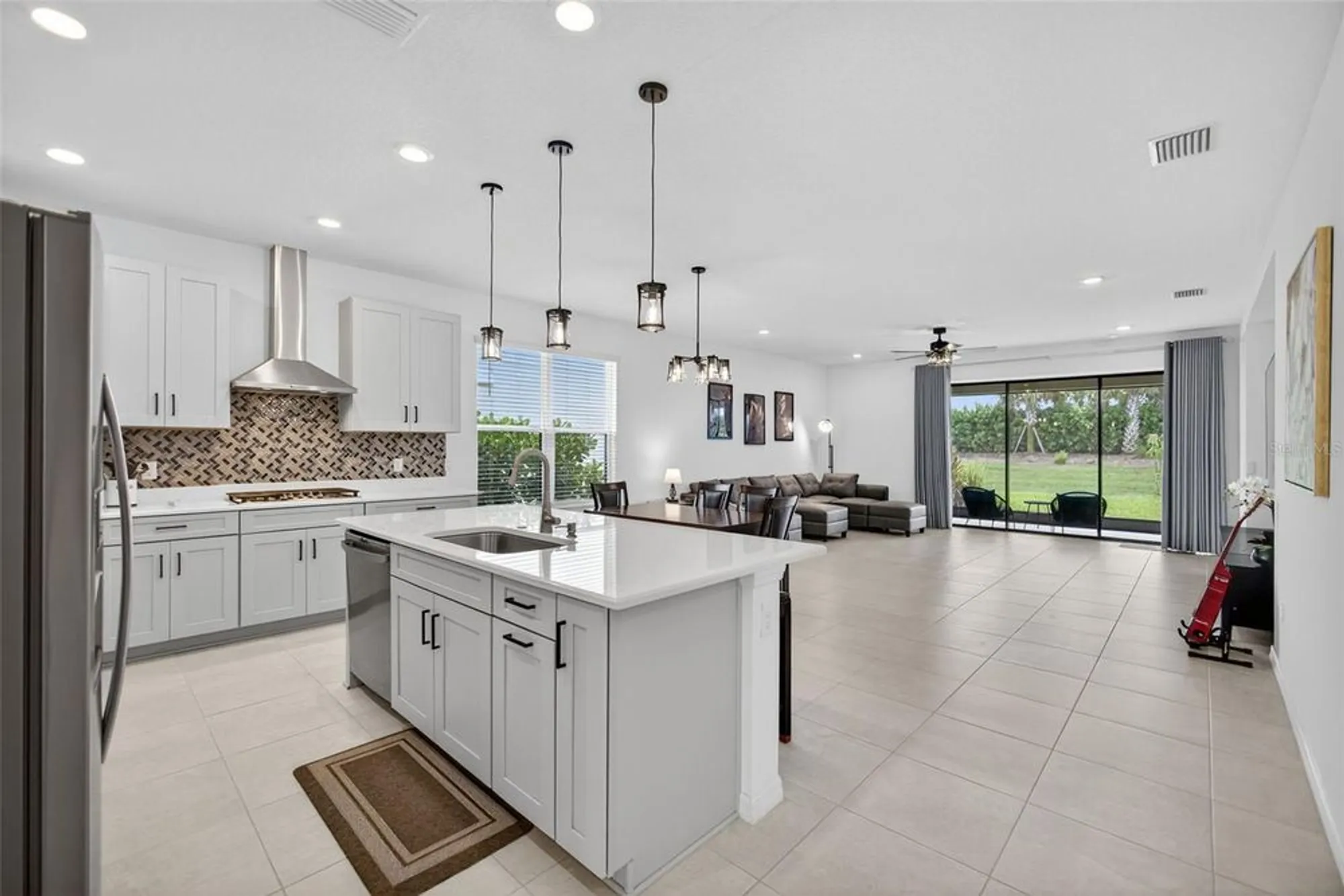 Property Slideshow image 10 of 47 | 16426 paynes mill dr, Bradenton, FL, 34211