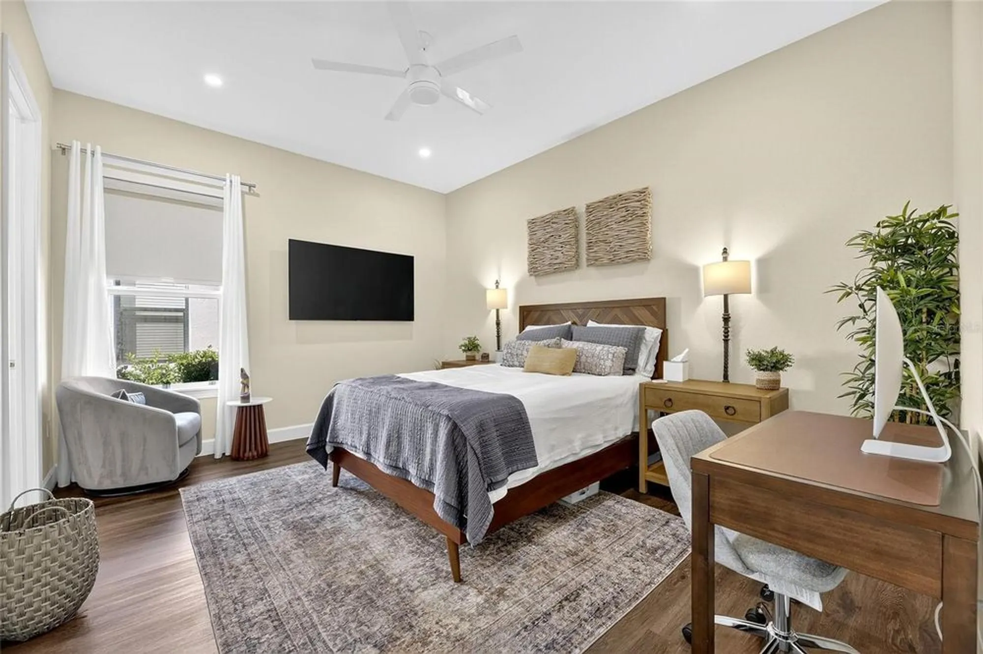 Property Slideshow image 19 of 99 | 11121 egeria dr, Odessa, FL, 33556