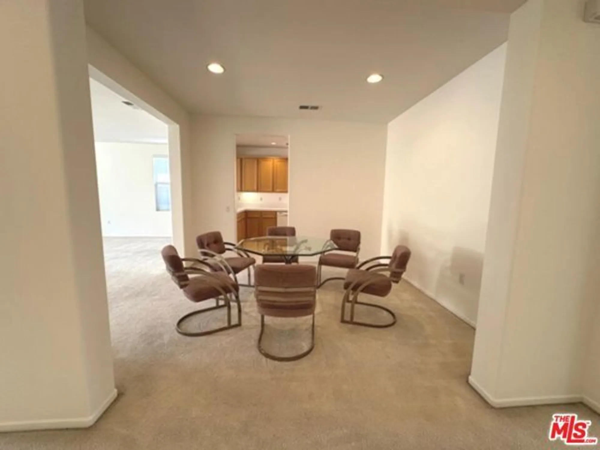Property Slideshow image 14 of 34 | 193 kettle crk, Beaumont, CA, 92223