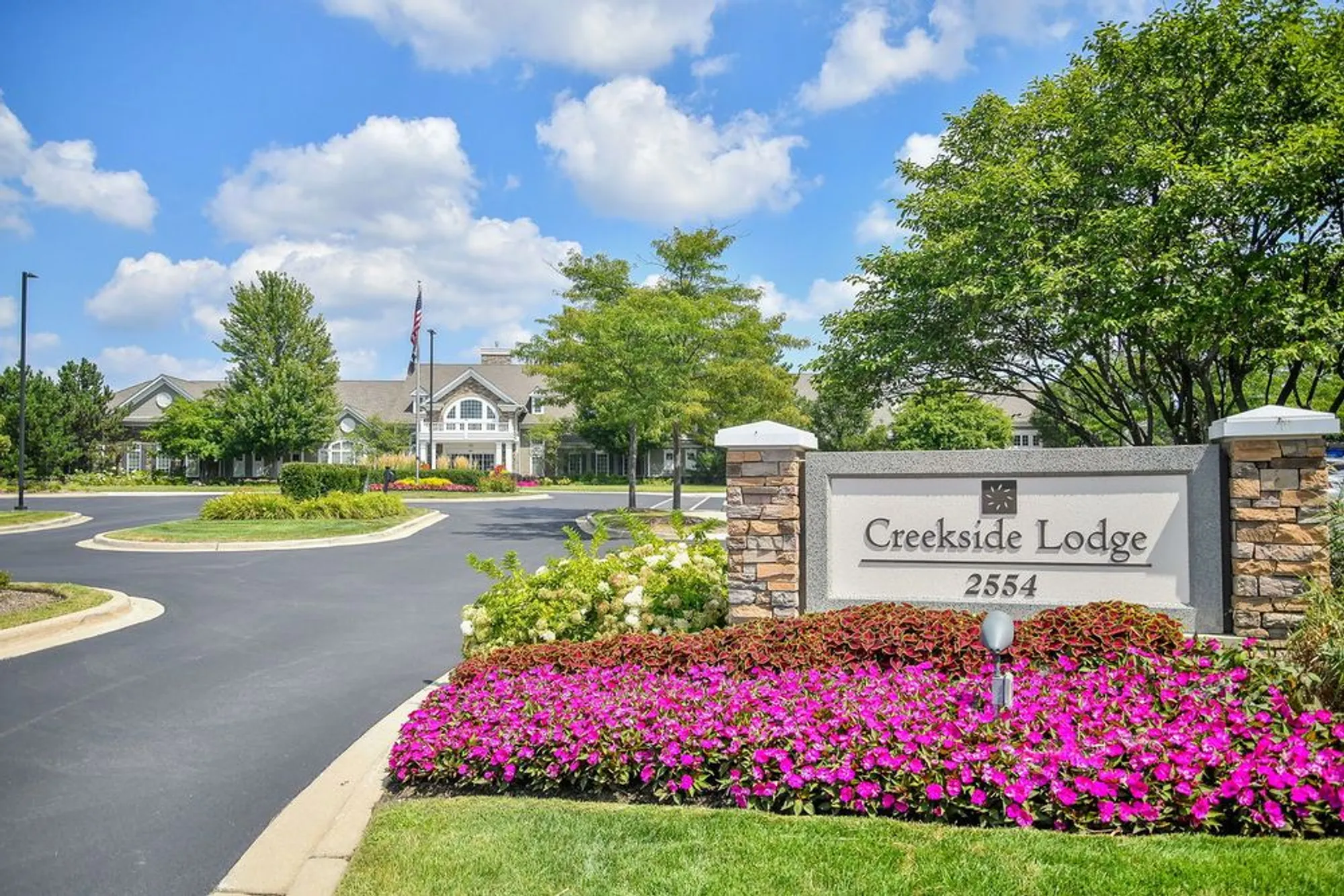 Property Slideshow image 20 of 26 | 2525 rolling rdg, Elgin, IL, 60124