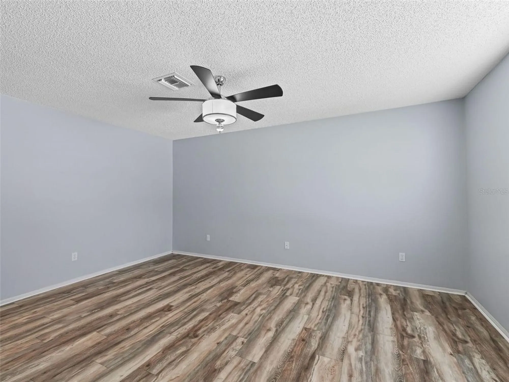 Property Slideshow image 17 of 25 | 220 estrada pl, The Villages, FL, 32159