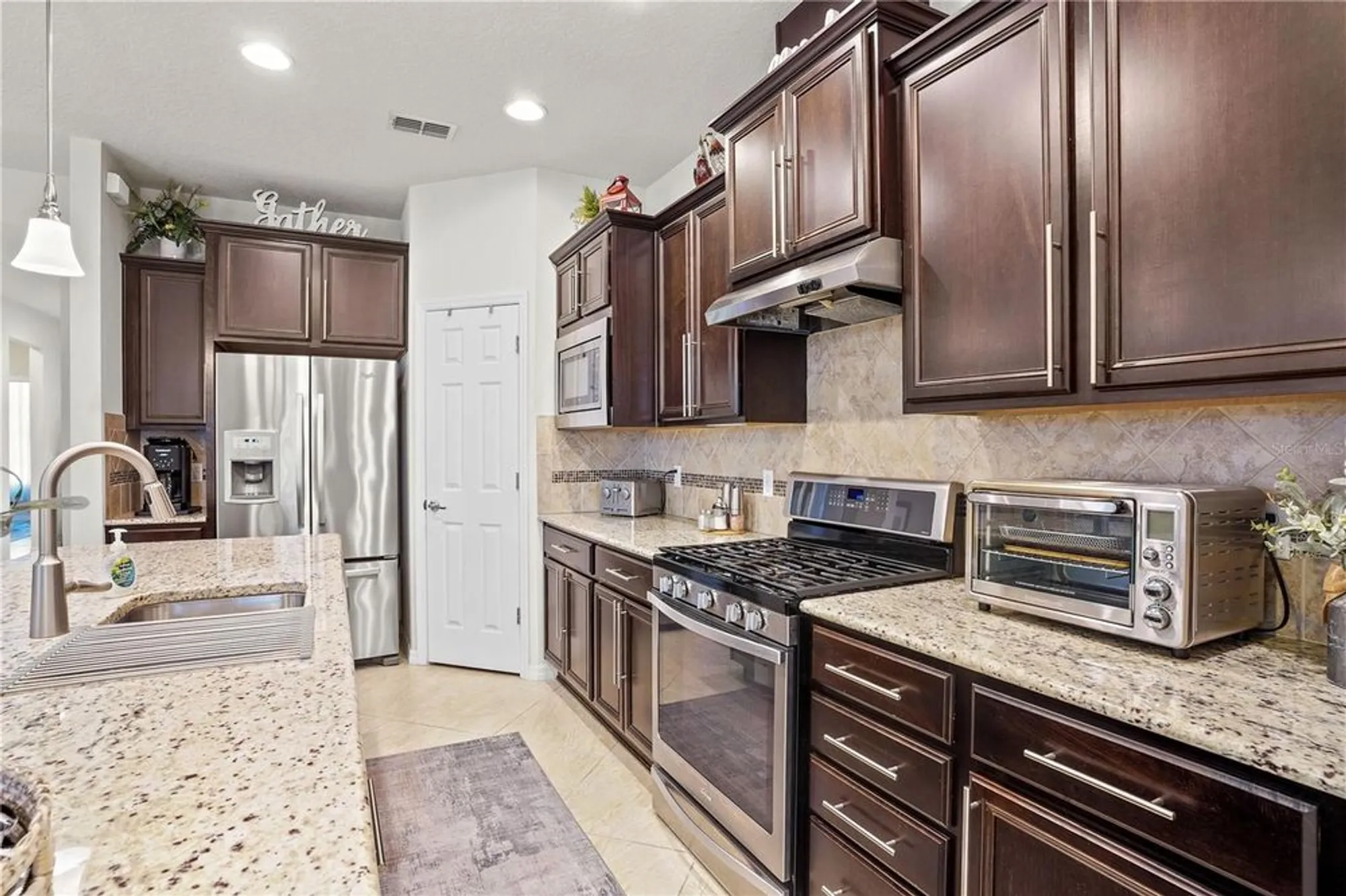 Property Slideshow image 11 of 53 | 329 alicante ct, Davenport, FL, 33837