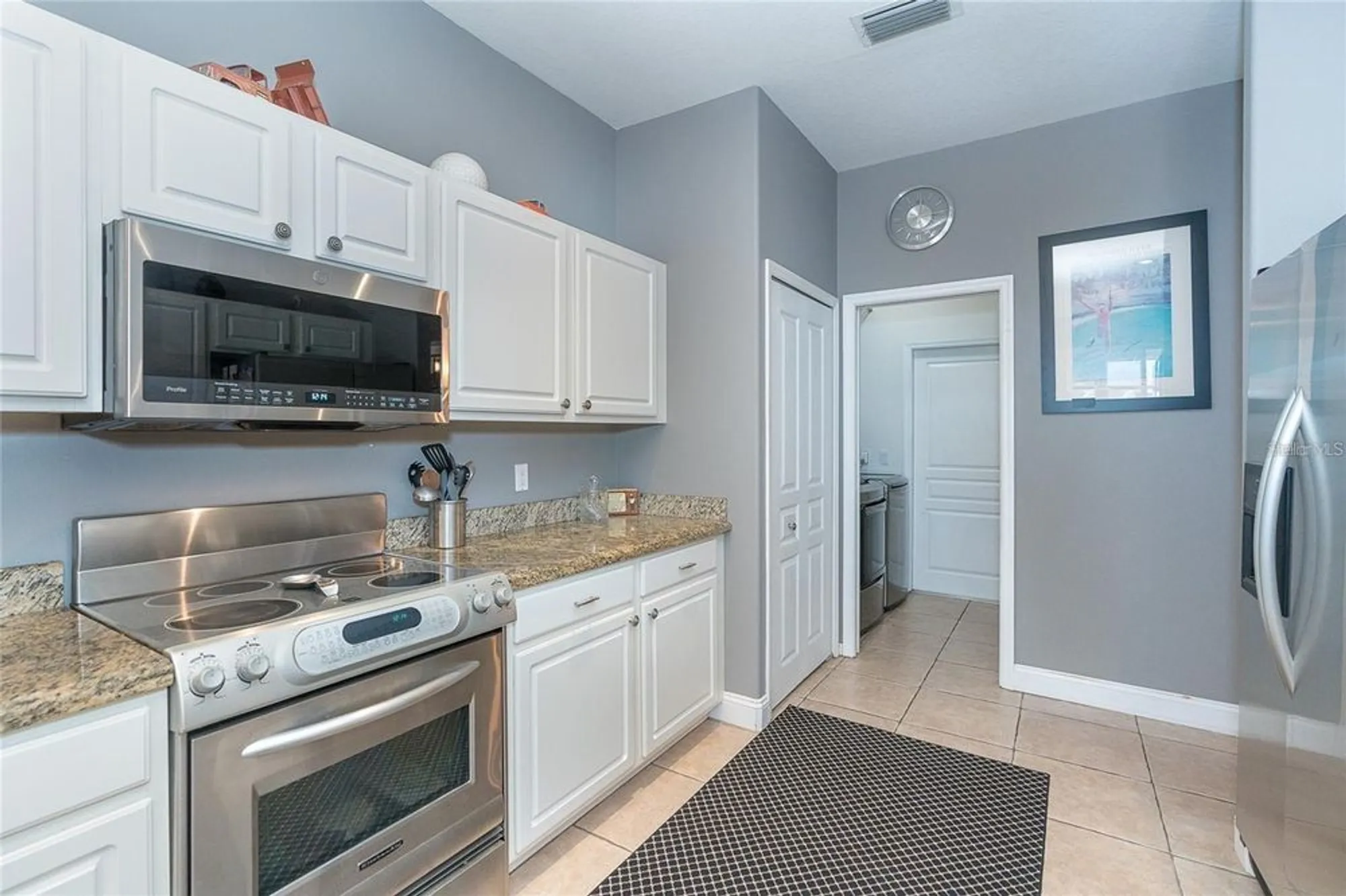 Property Slideshow image 4 of 28 | 320 langholm dr, Venice, FL, 34293