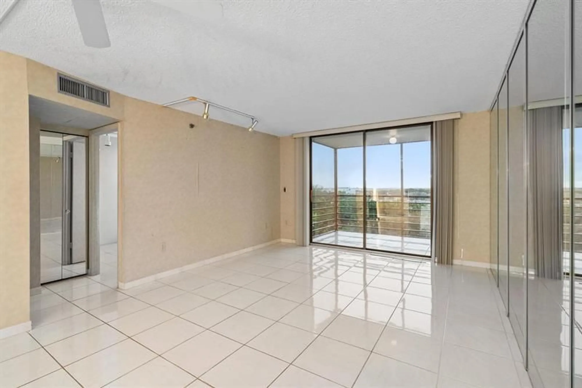 Property Slideshow image 12 of 28 | 1200 saint charles pl ph 7, Pembroke Pines, FL, 33026