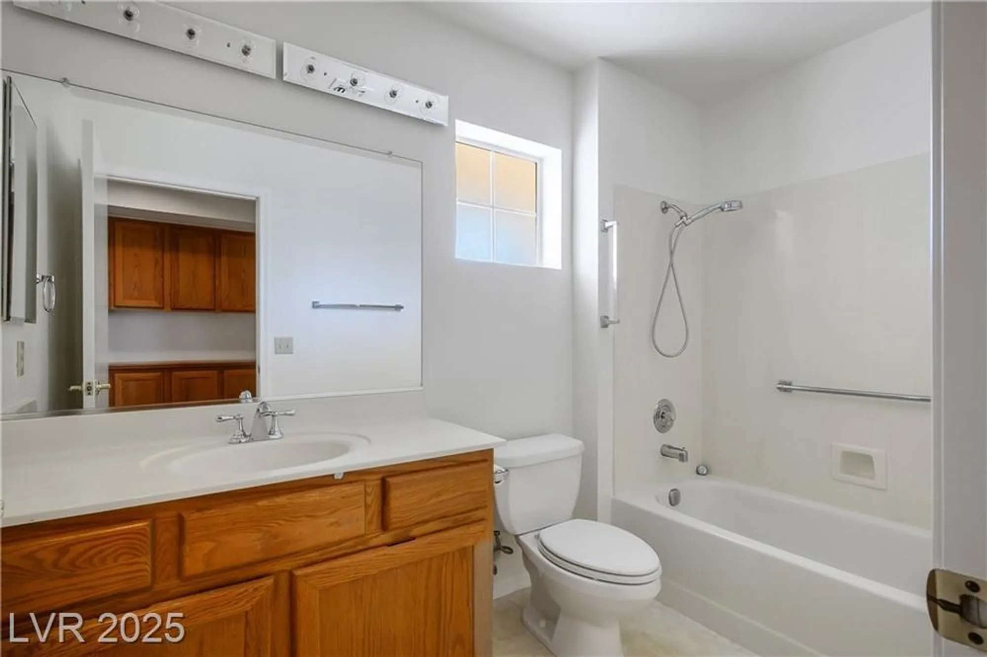 Property Slideshow image 16 of 27 | 2413 totem pole ct, Las Vegas, NV, 89134