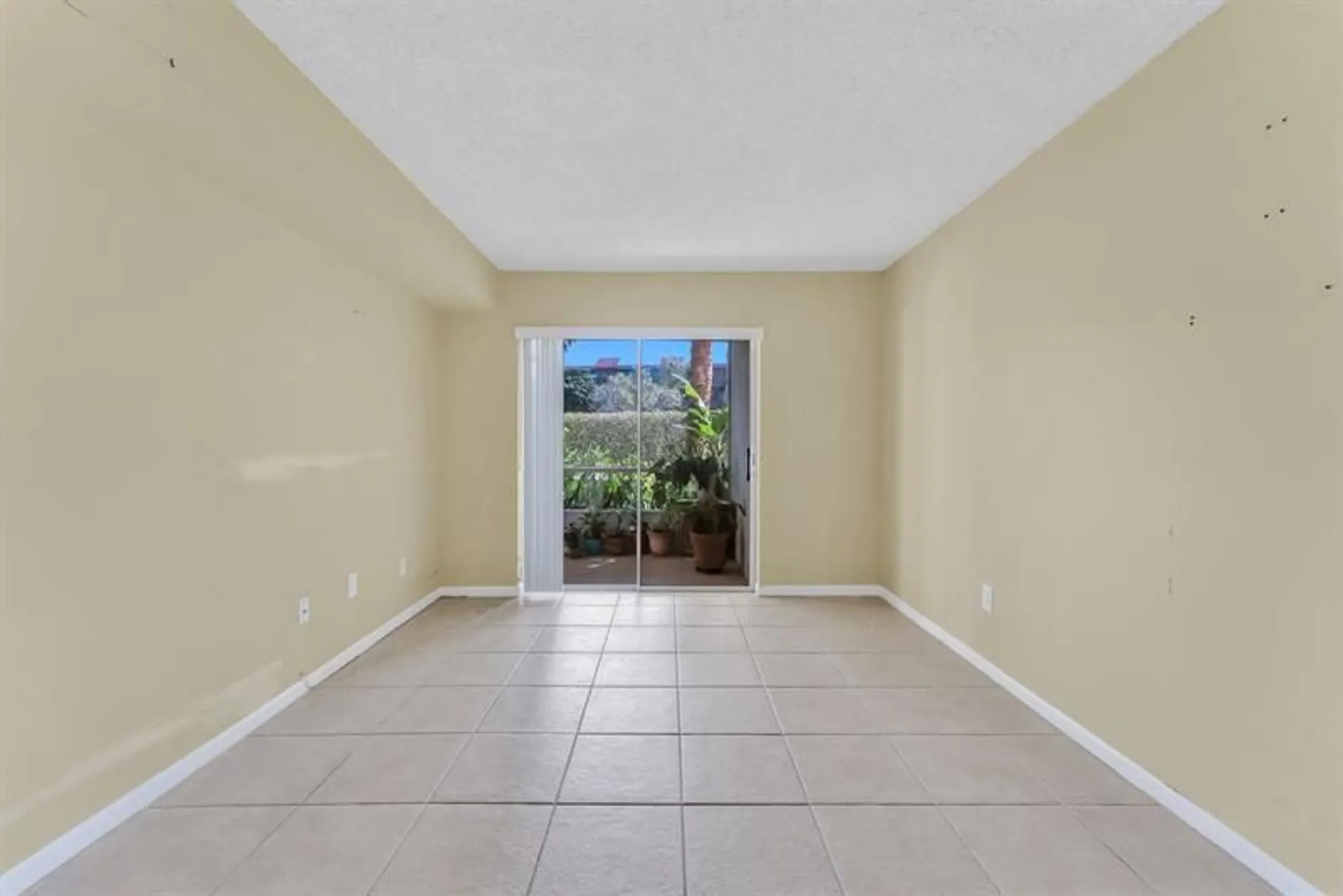 Property Slideshow image 12 of 29 | 331 nw 76th ave apt 104, Margate, FL, 33063