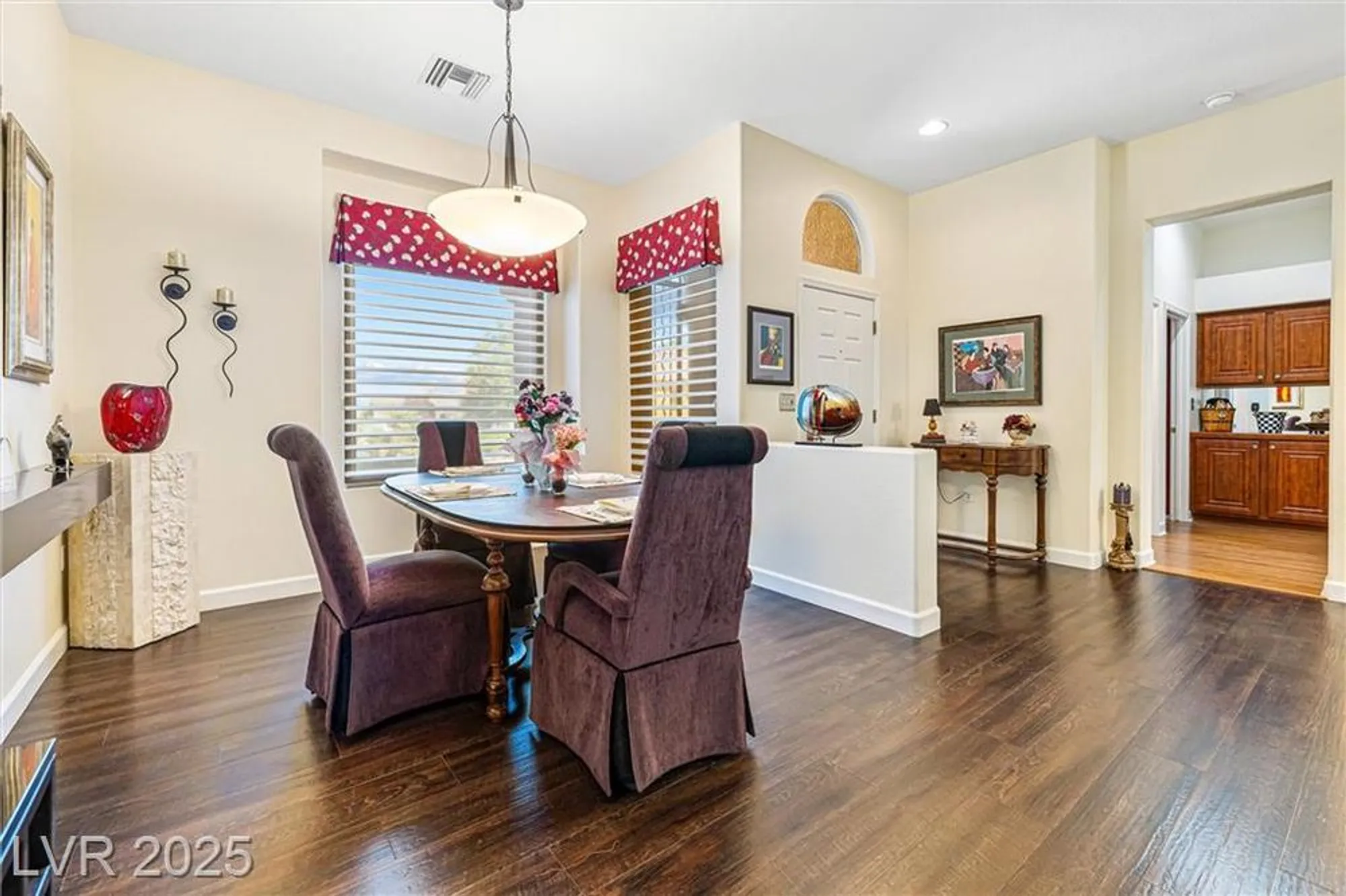 Property Slideshow image 13 of 55 | 1901 capestone st, Las Vegas, NV, 89134