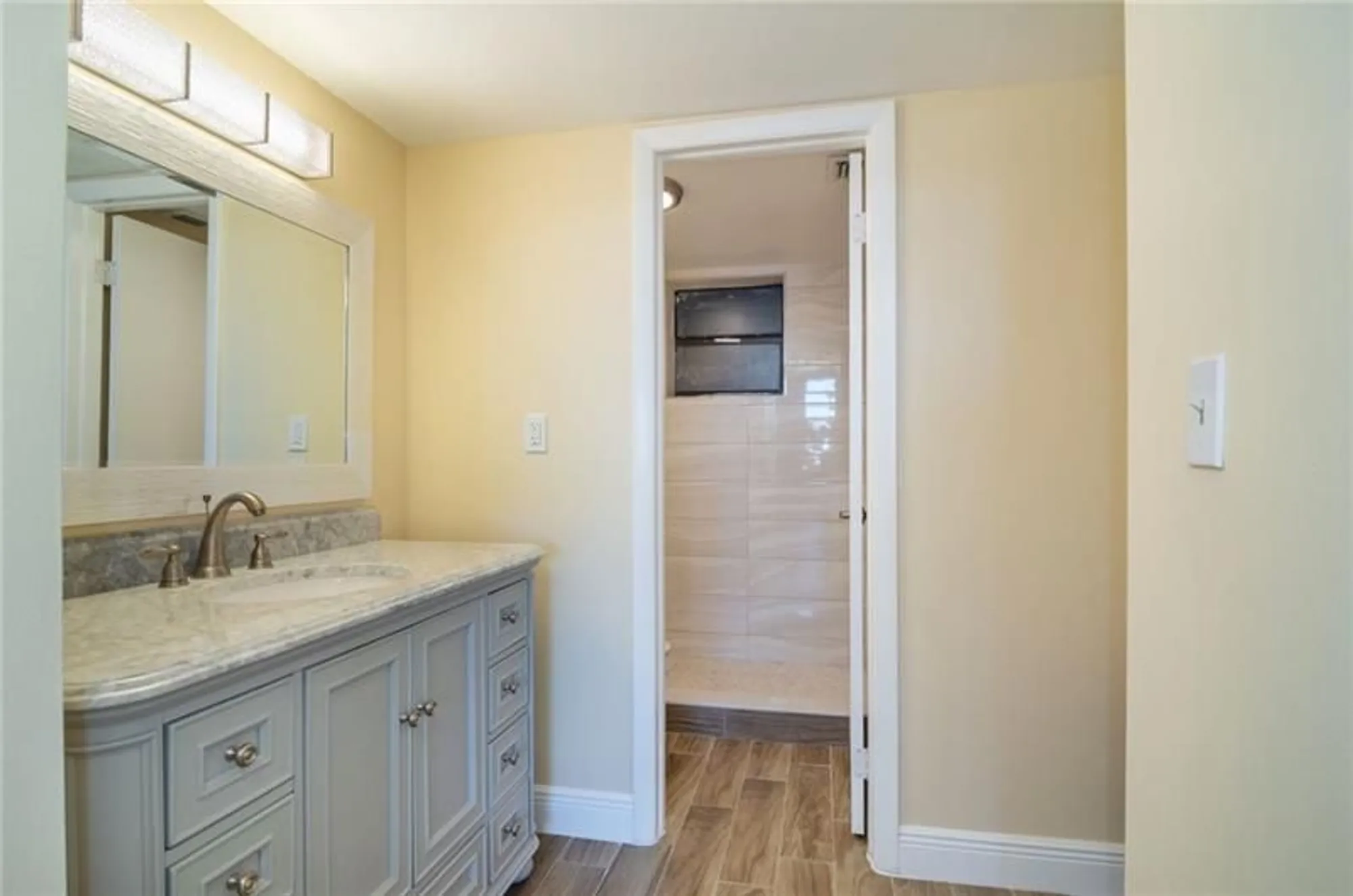 Property Slideshow image 9 of 31 | 1100 colony point cir apt 105, Pembroke Pines, FL, 33026