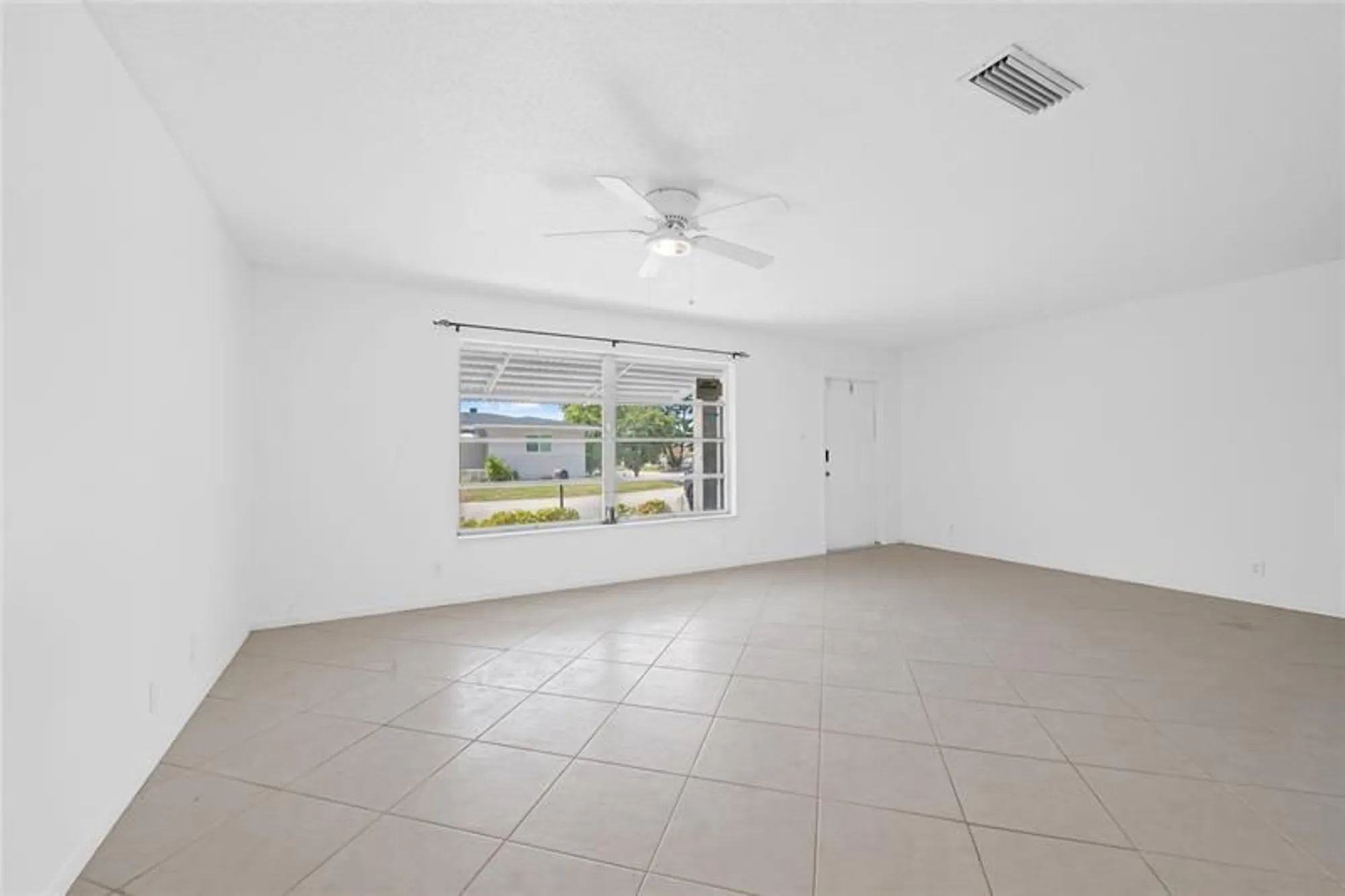 Property Slideshow image 15 of 28 | 7005 nw 11th st, Margate, FL, 33063