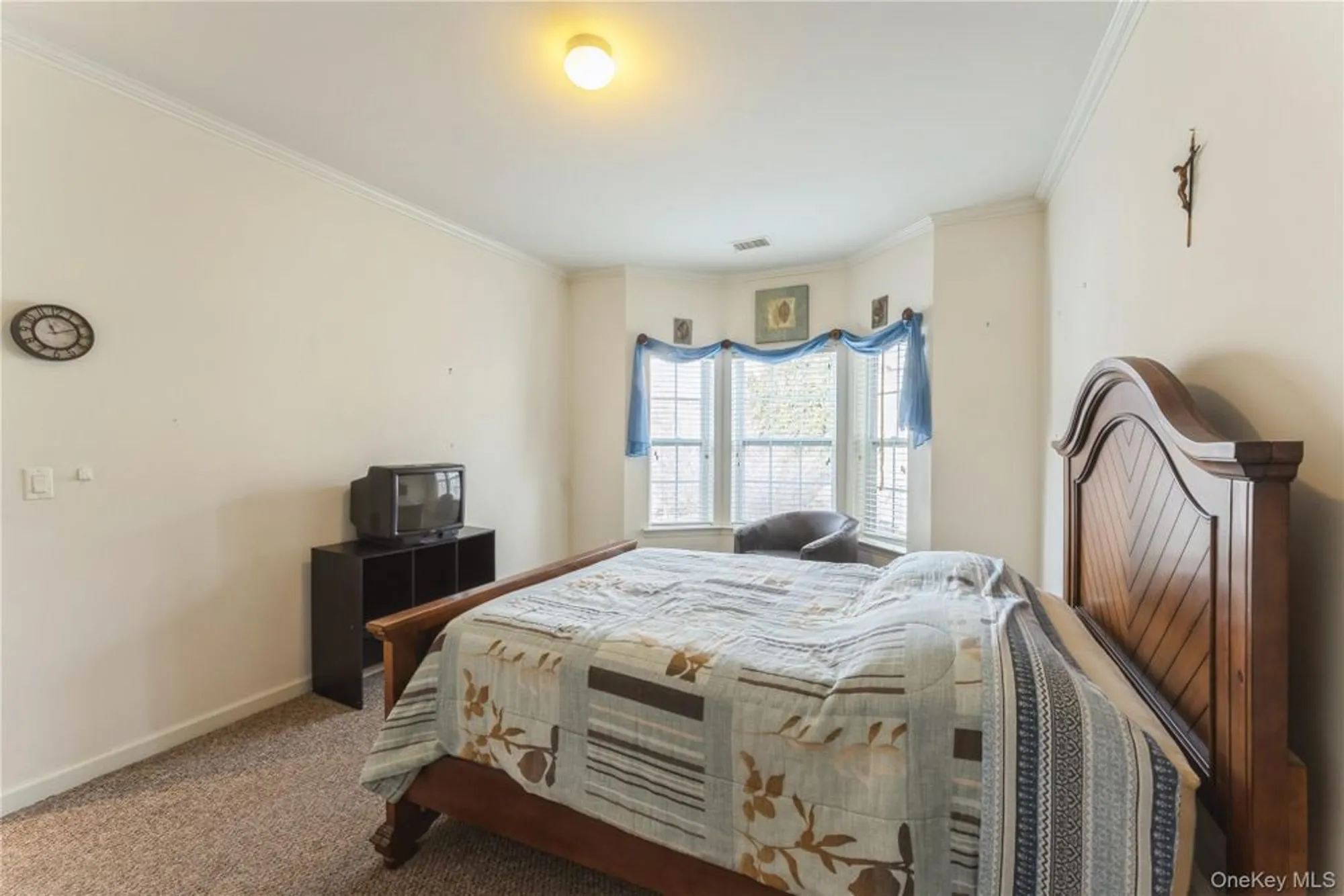 Property Slideshow image 9 of 34 | 357 spring dr, East Meadow, NY, 11554