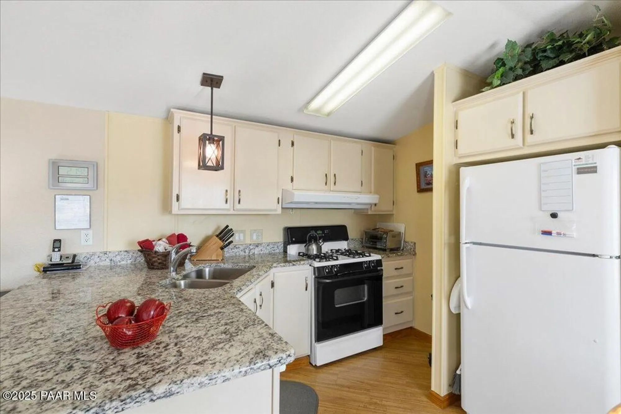 Property Slideshow image 16 of 47 | 2521 hilltop rd, Prescott, AZ, 86301