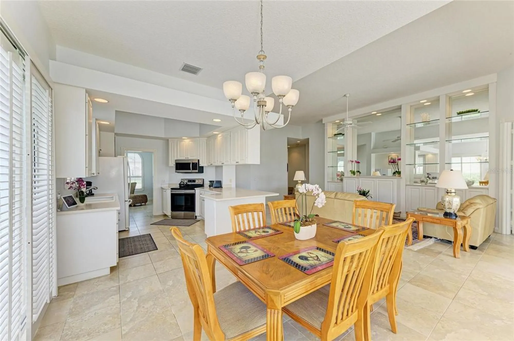 Property Slideshow image 9 of 65 | 5827 benevento dr, Sarasota, FL, 34238