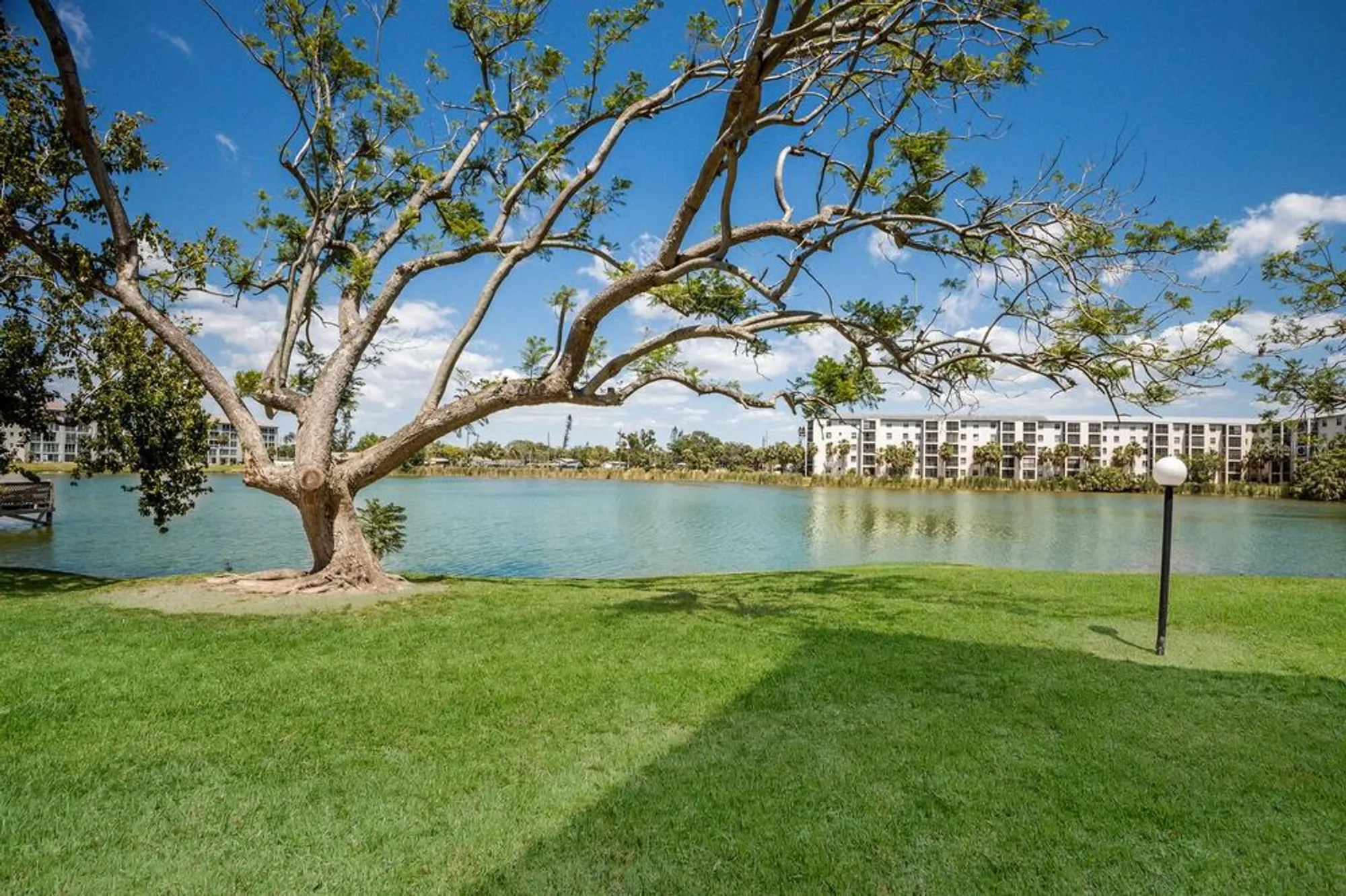 Property Slideshow image 25 of 35 | 4015 lake bayshore dr # 108, Bradenton, FL, 34205