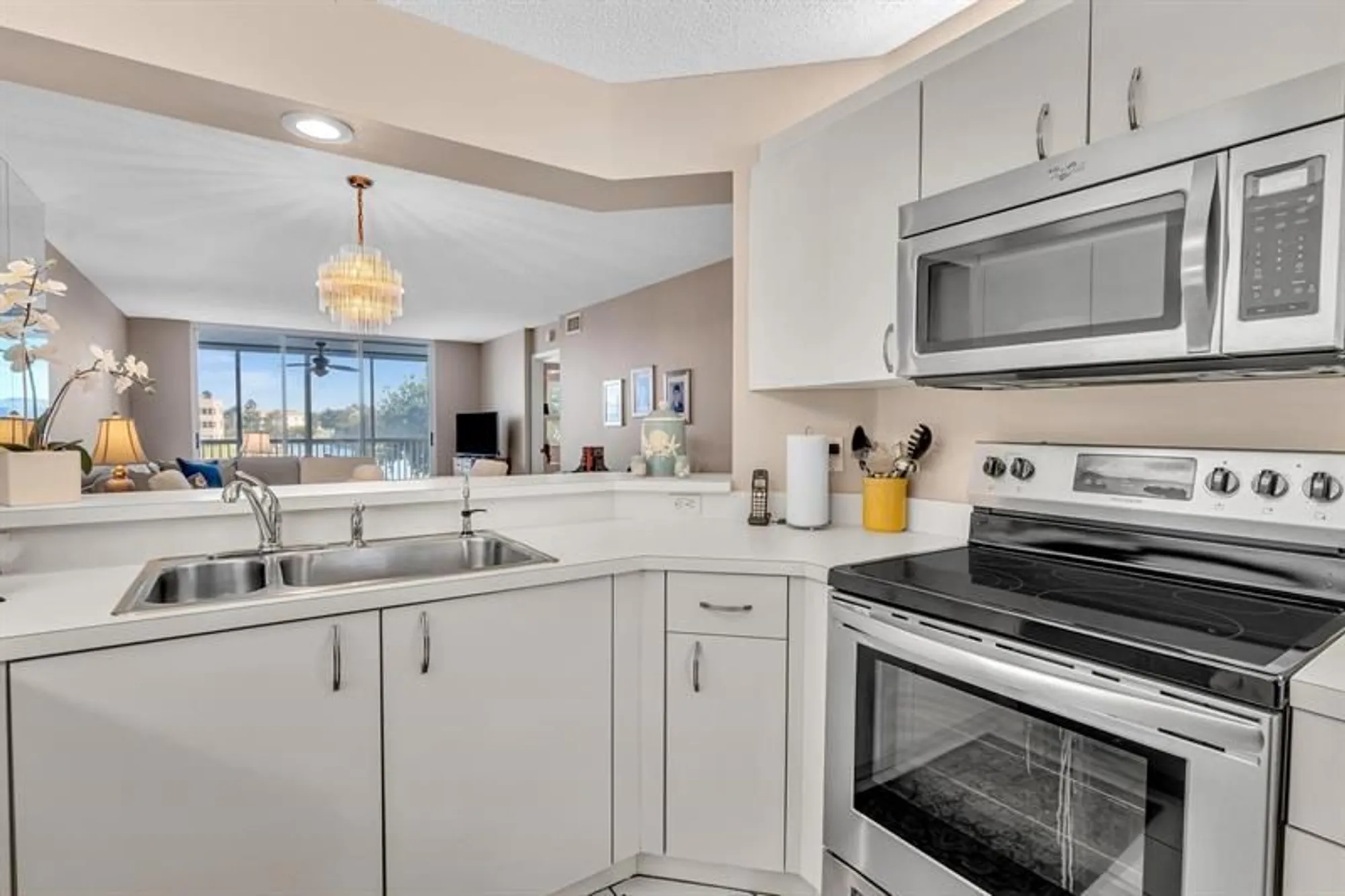 Property Slideshow image 8 of 71 | 7512 n devon dr 210, Tamarac, FL, 33321