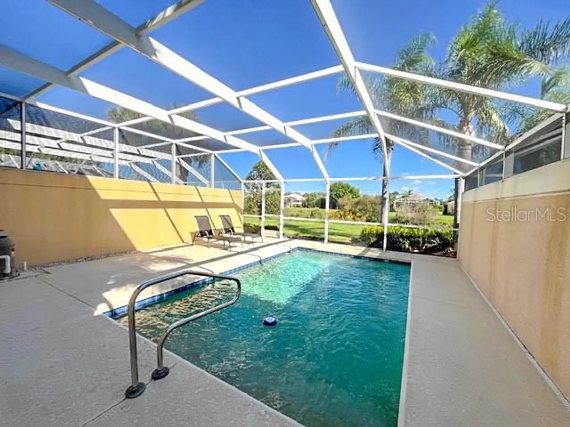 Property Slideshow image 4 of 54 | 1707 burgos dr, Sarasota, FL, 34238