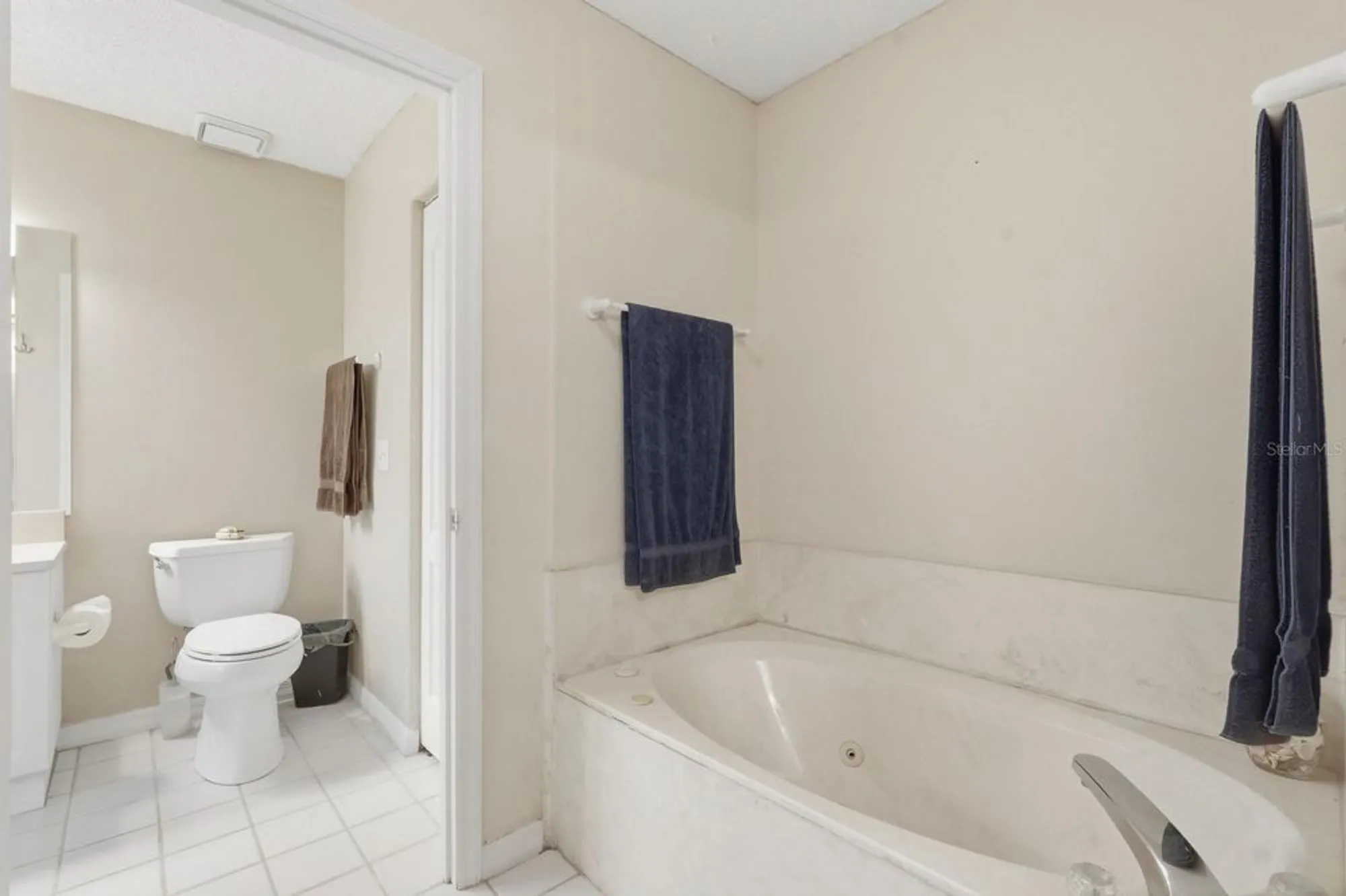 Property Slideshow image 26 of 52 | 2 silver lake way, Ormond Beach, FL, 32174
