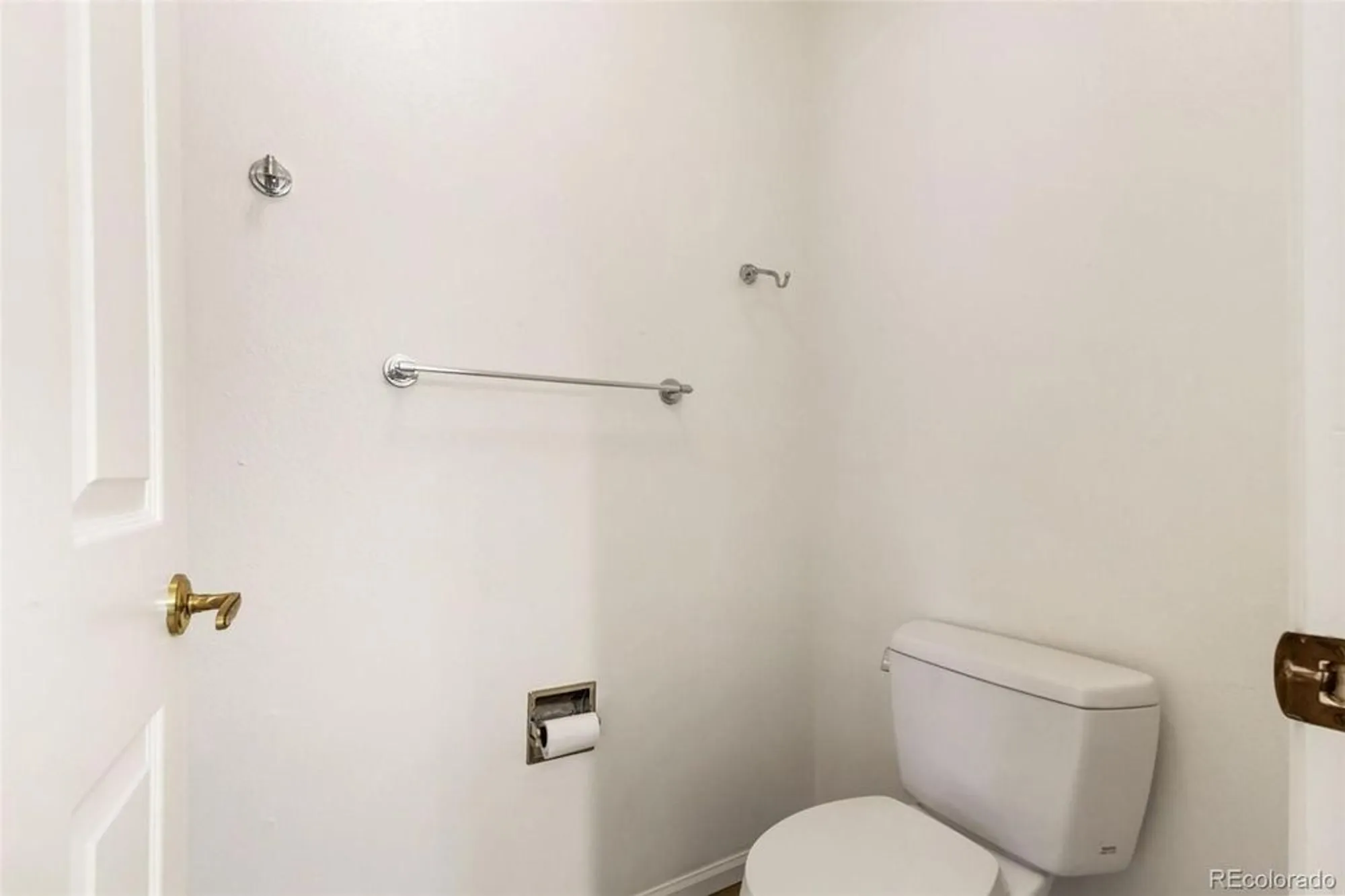 Property Slideshow image 19 of 49 | 13886 e linvale pl, Aurora, CO, 80014