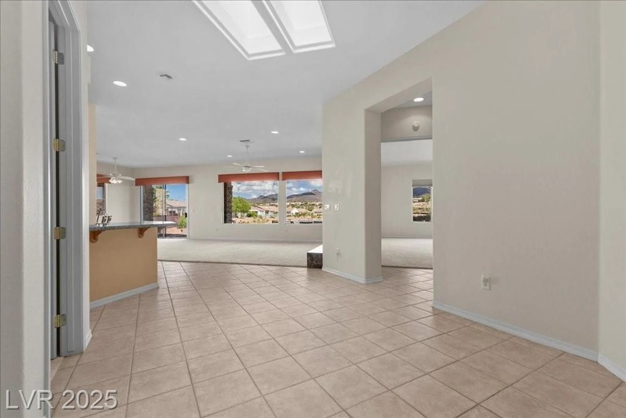 Property Slideshow image 8 of 45 | 2725 olivia heights ave, Henderson, NV, 89052