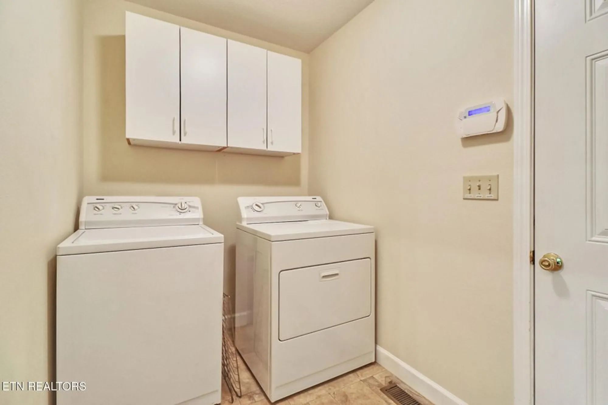 Property Slideshow image 23 of 24 | 348 lakeview dr, Crossville, TN, 38558