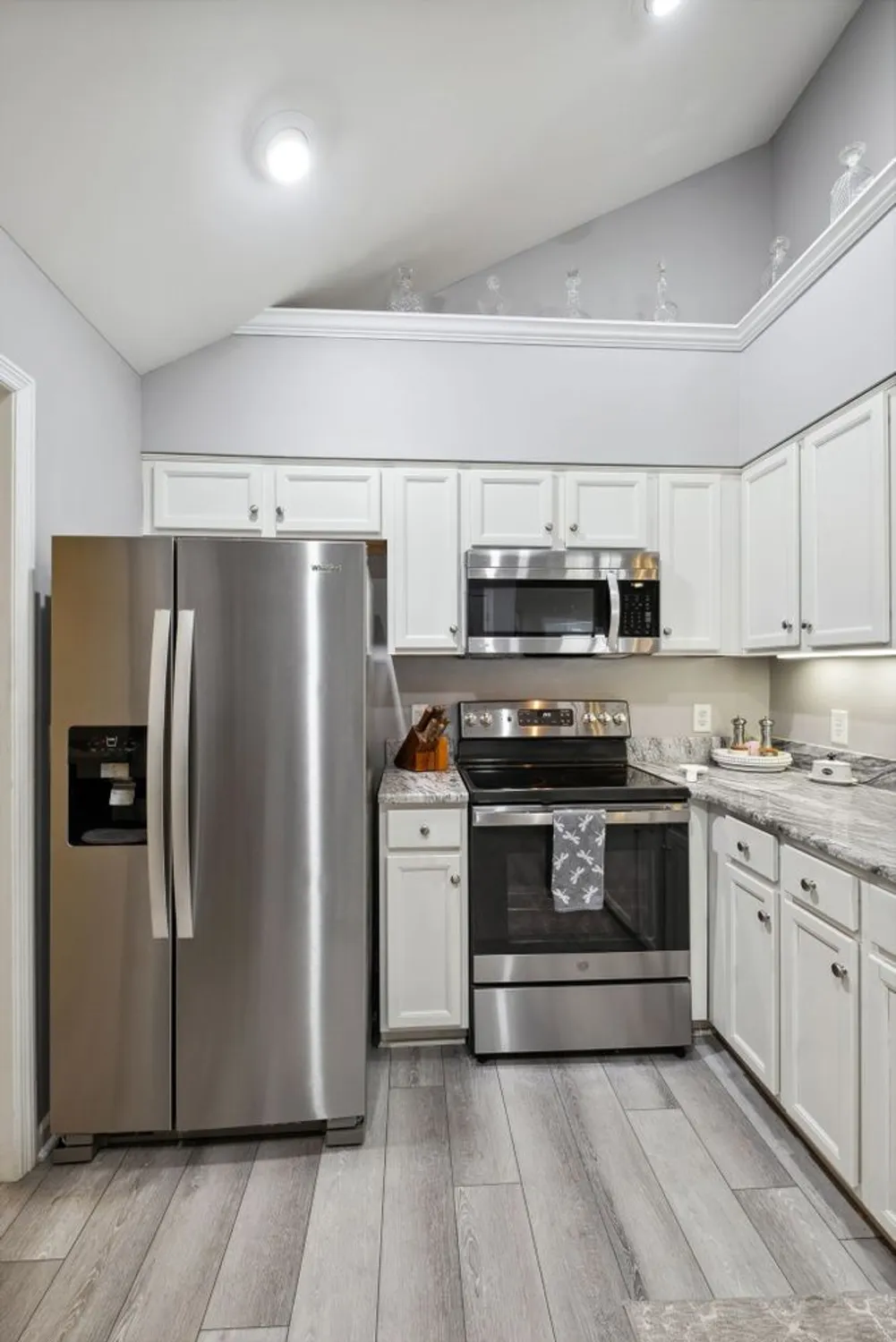 Property Slideshow image 15 of 32 | 825 s browns ln 1501, Gallatin, TN, 37066