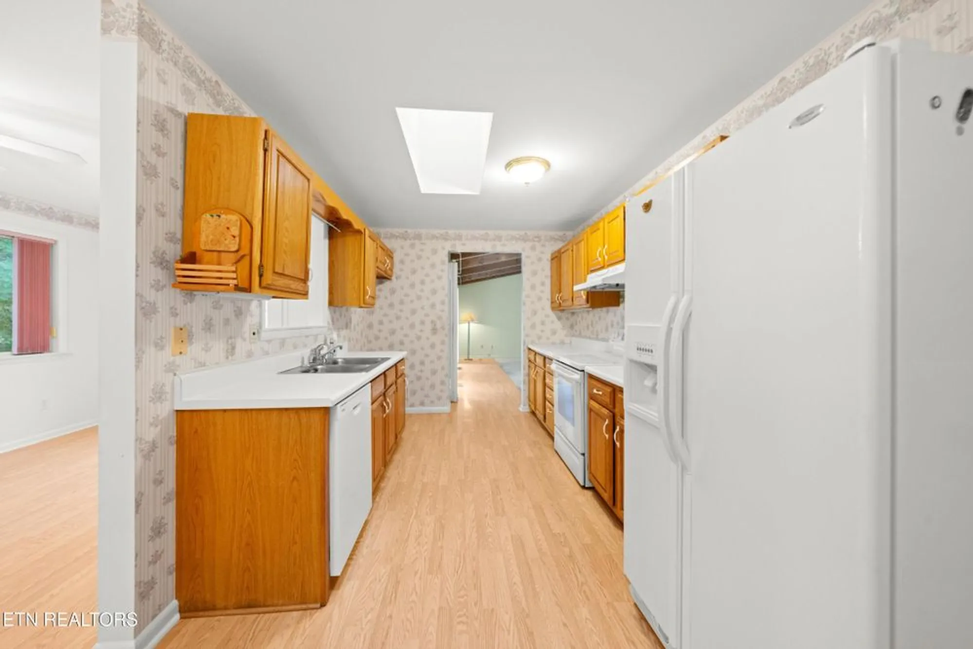 Property Slideshow image 8 of 29 | 238 lakeview dr, Crossville, TN, 38558