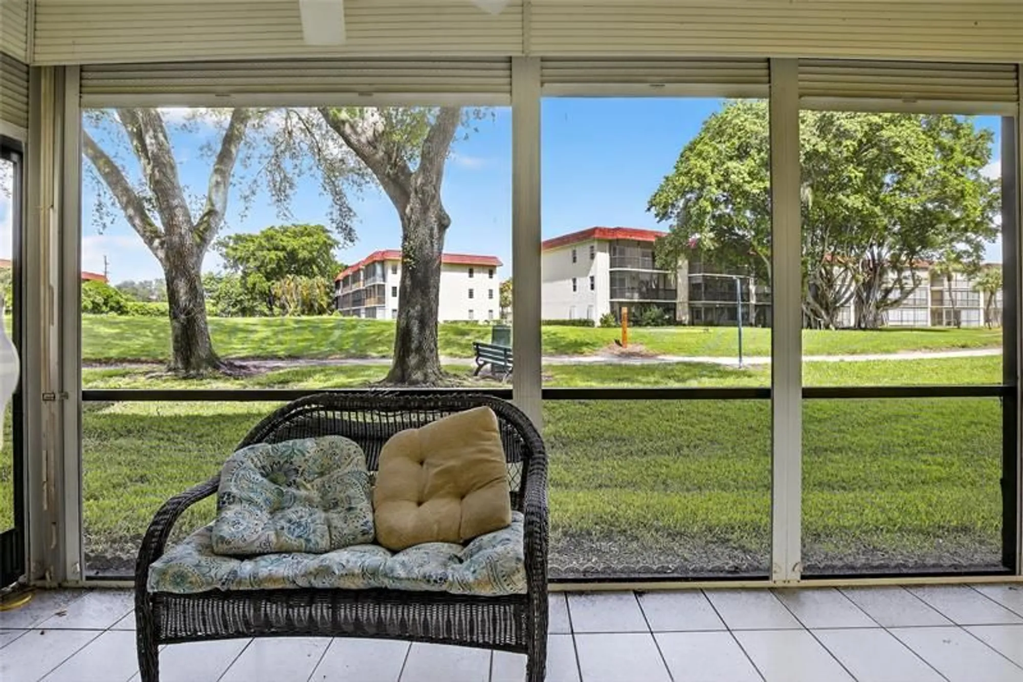 Property Slideshow image 10 of 17 | 211 s hollybrook dr apt 107, Pembroke Pines, FL, 33025