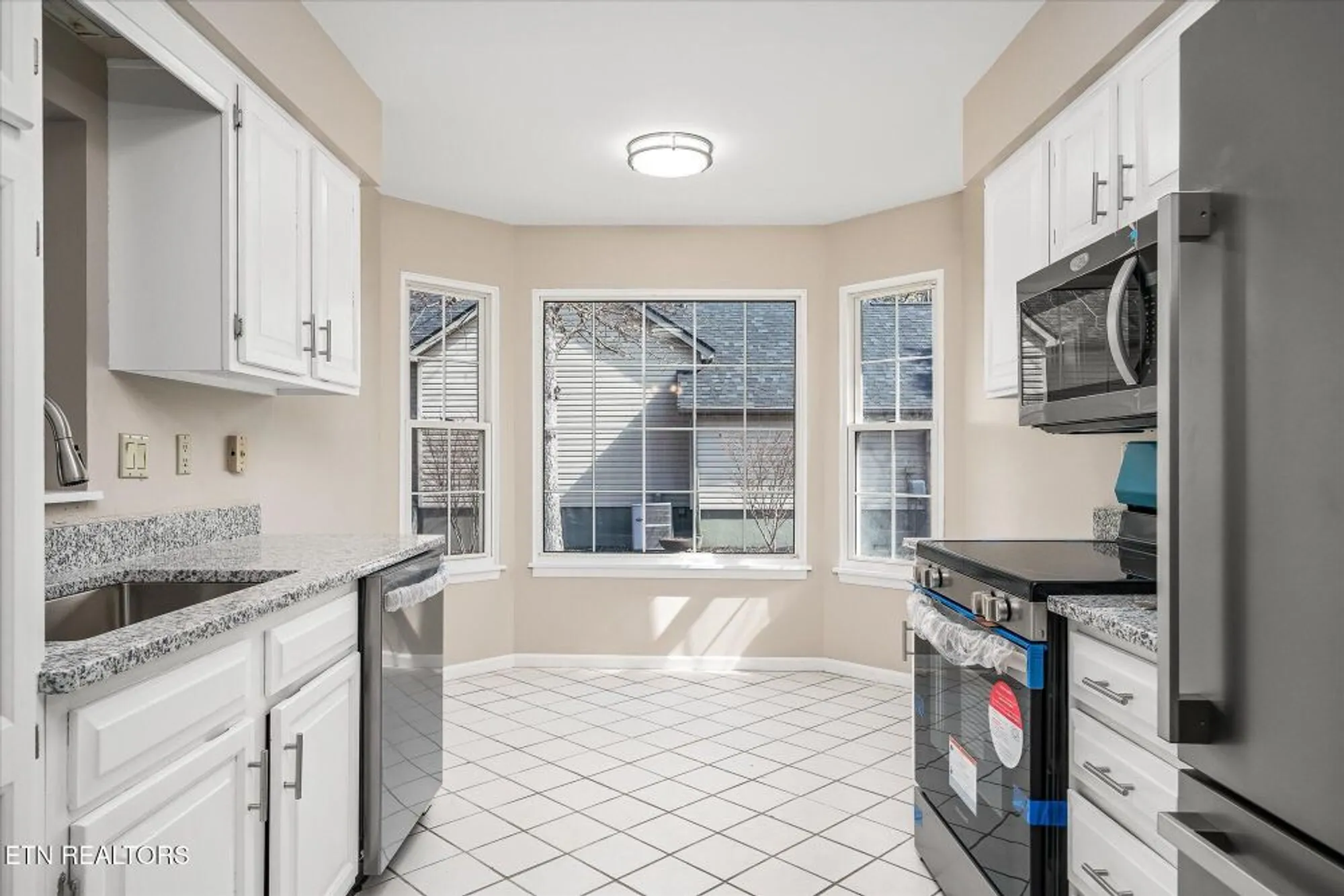 Property Slideshow image 15 of 48 | 112 gilford ter, Crossville, TN, 38558