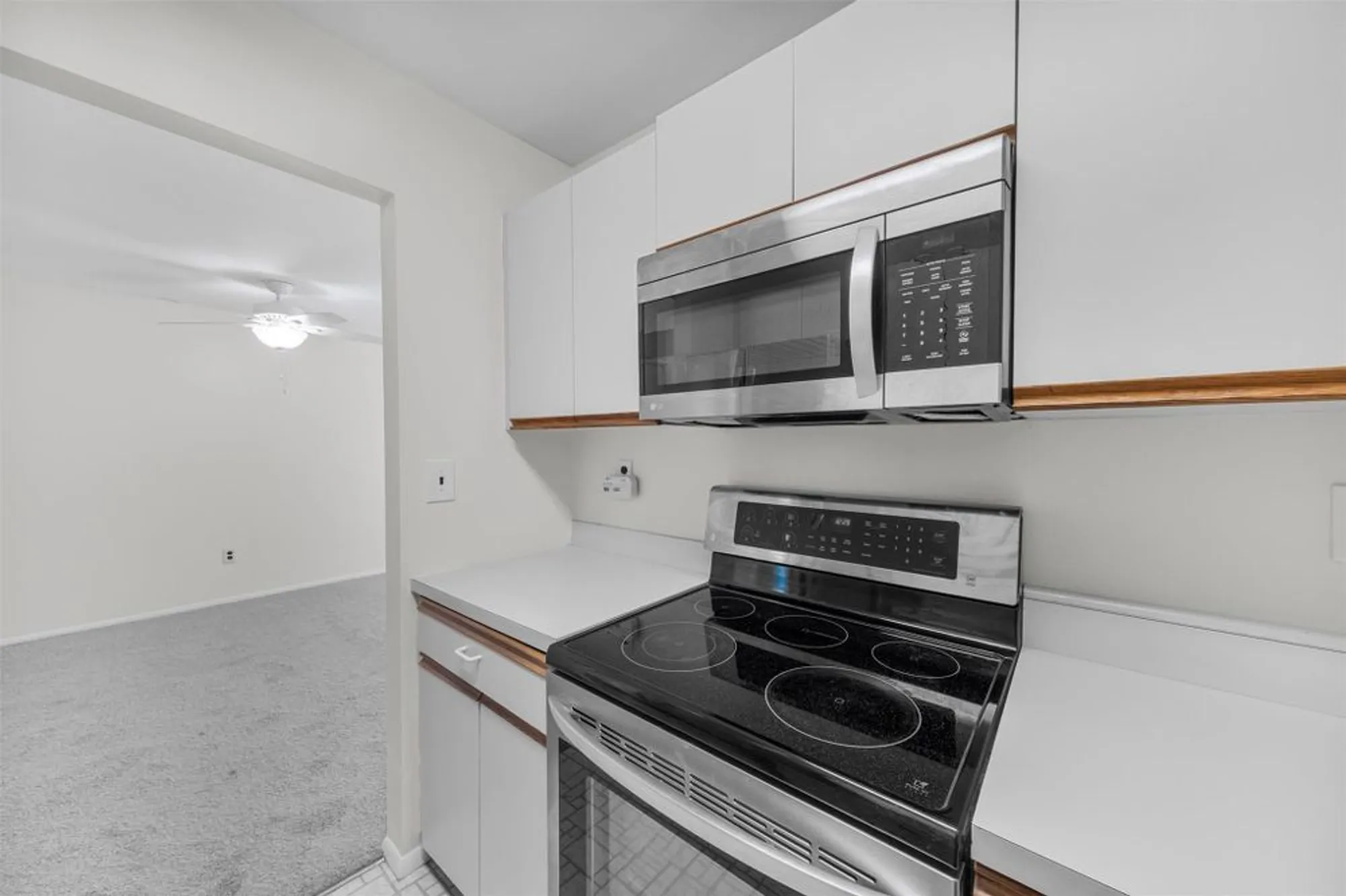 Property Slideshow image 13 of 37 | 156 carriage ct g, Yorktown Heights, NY, 10598