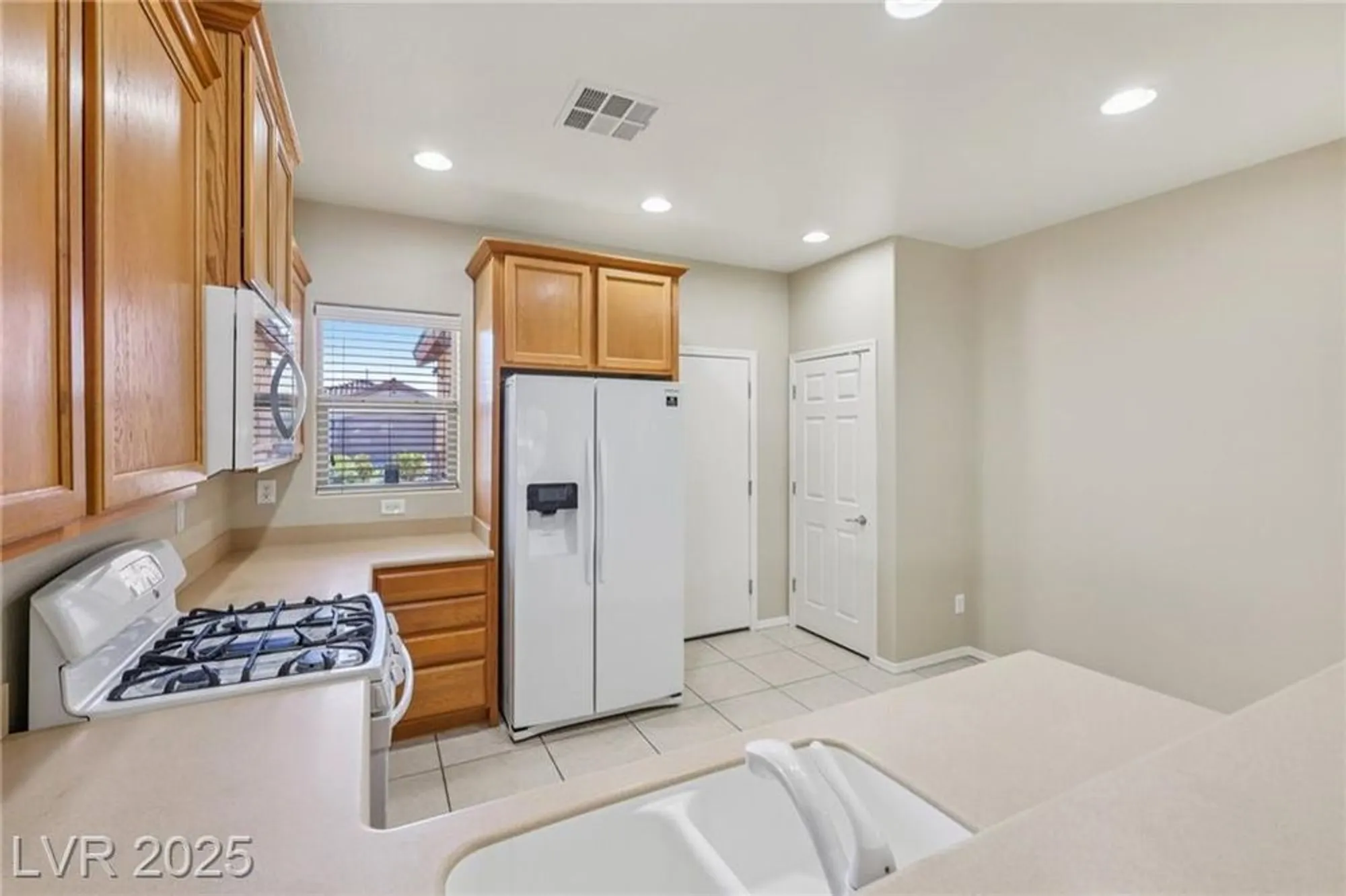 Property Slideshow image 14 of 48 | 3369 hackney horse ct, Las Vegas, NV, 89122