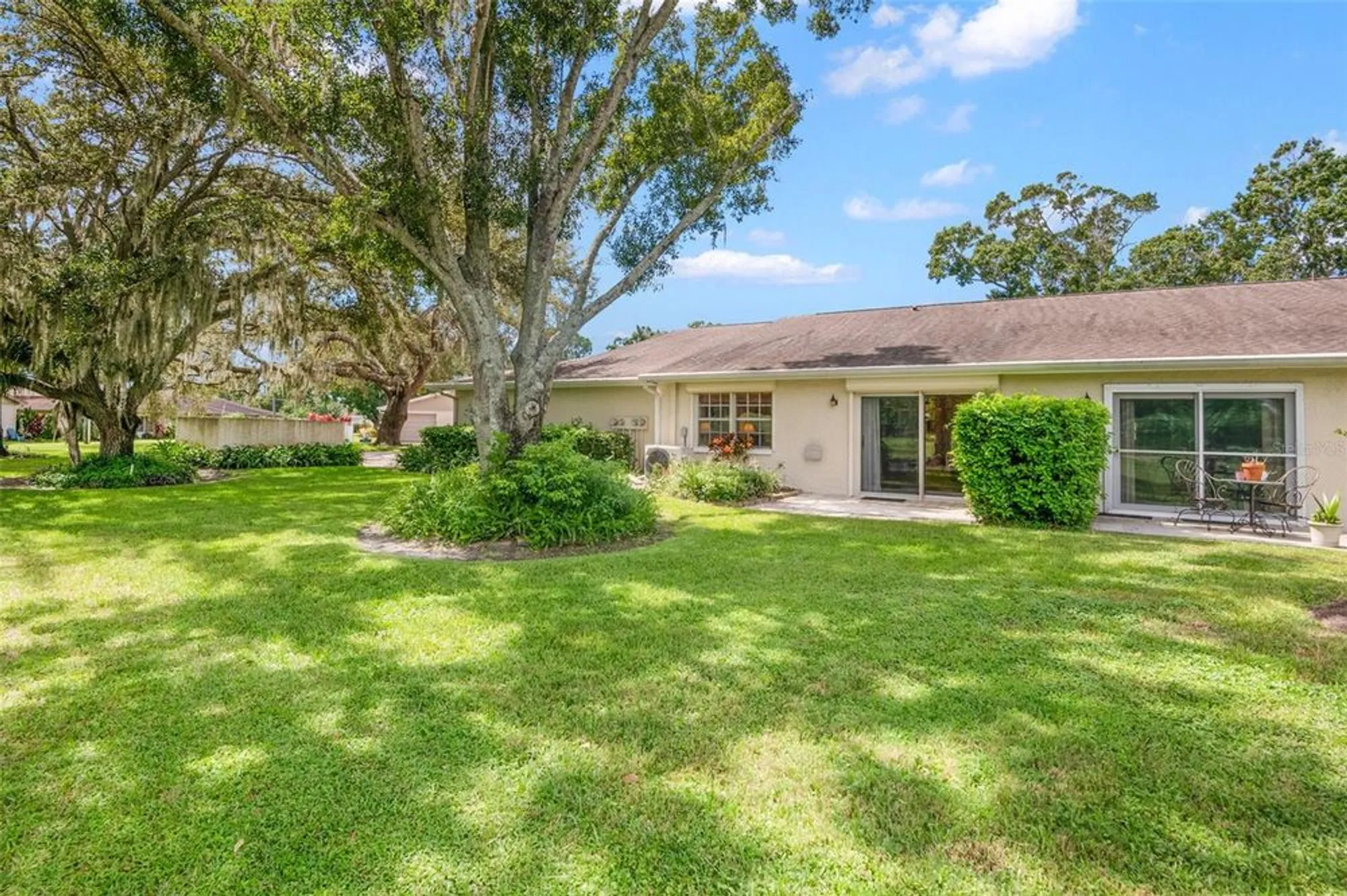 Property Slideshow image 6 of 61 | 1012 dunrobin dr d, Palm Harbor, FL, 34684