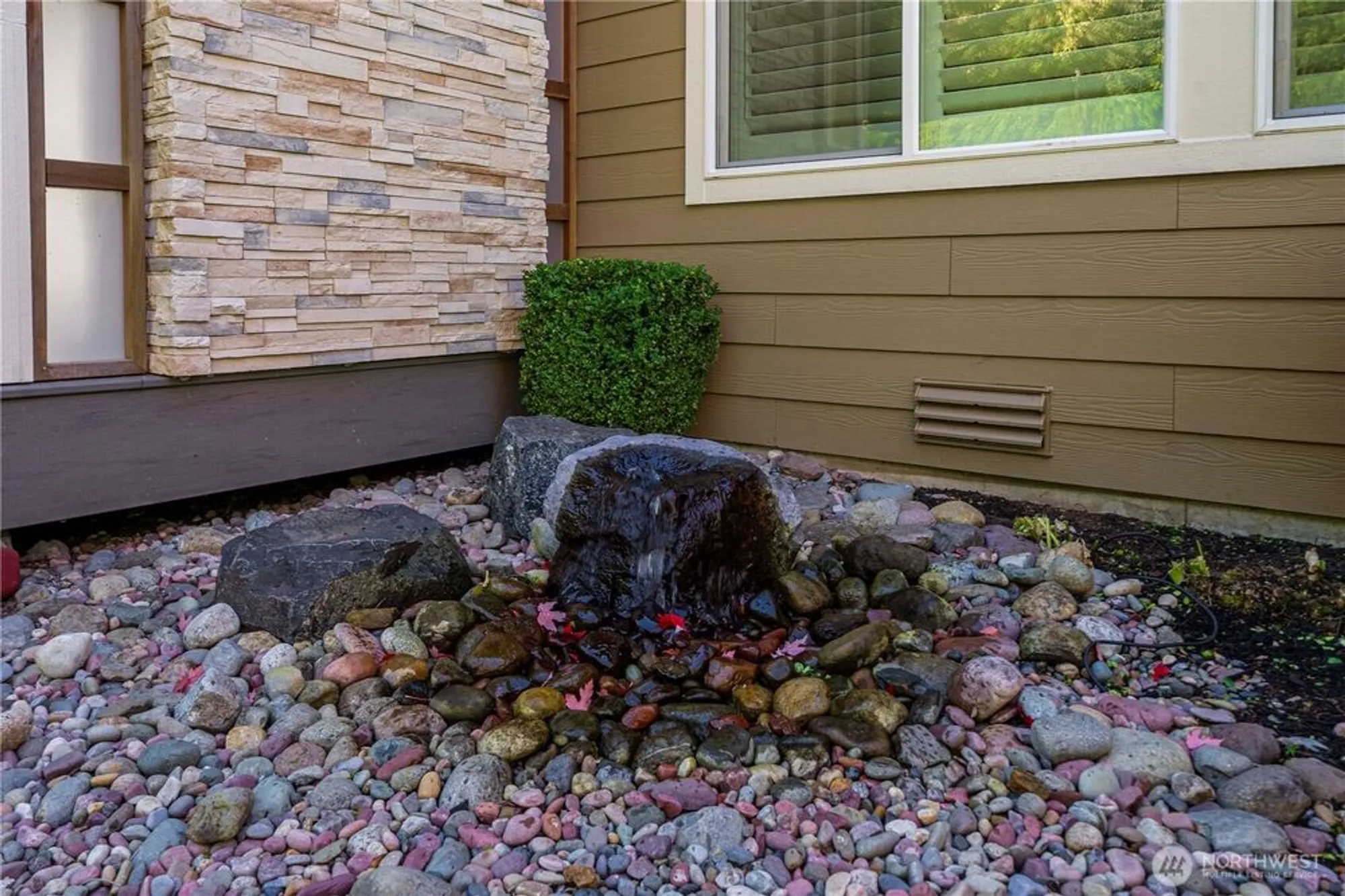 Property Slideshow image 25 of 33 | 14613 knoll park ct, Bonney Lake, WA, 98391