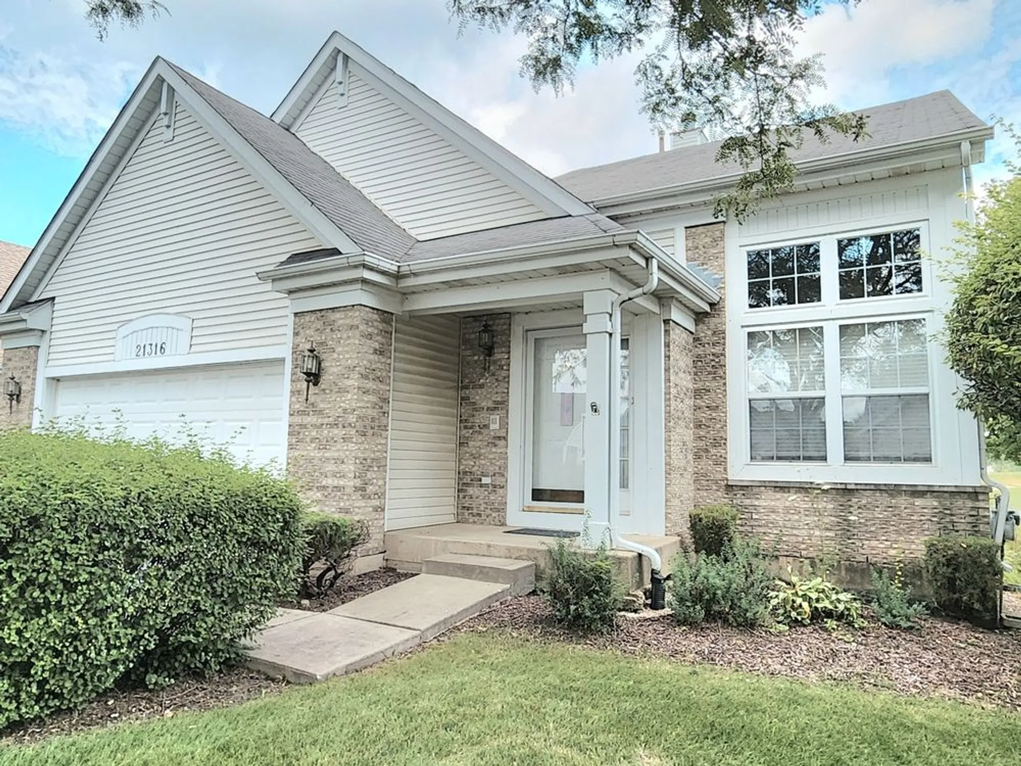 Property Slideshow image 2 of 25 | 21316 w redwood dr, Plainfield, IL, 60544