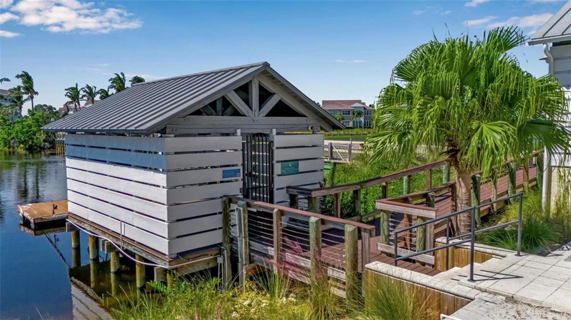 Property Slideshow image 76 of 99 | 321 sapphire lake dr 202, Bradenton, FL, 34209