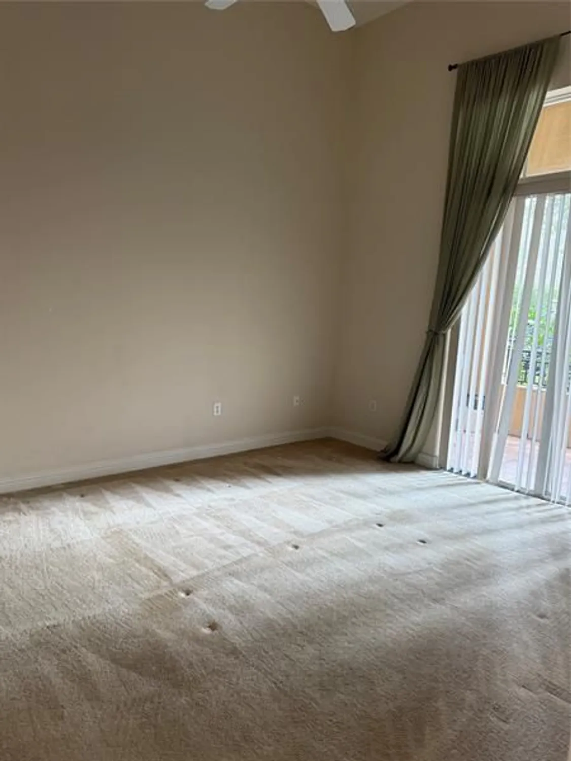 Property Slideshow image 16 of 19 | 16102 emerald estates dr 129, Weston, FL, 33331