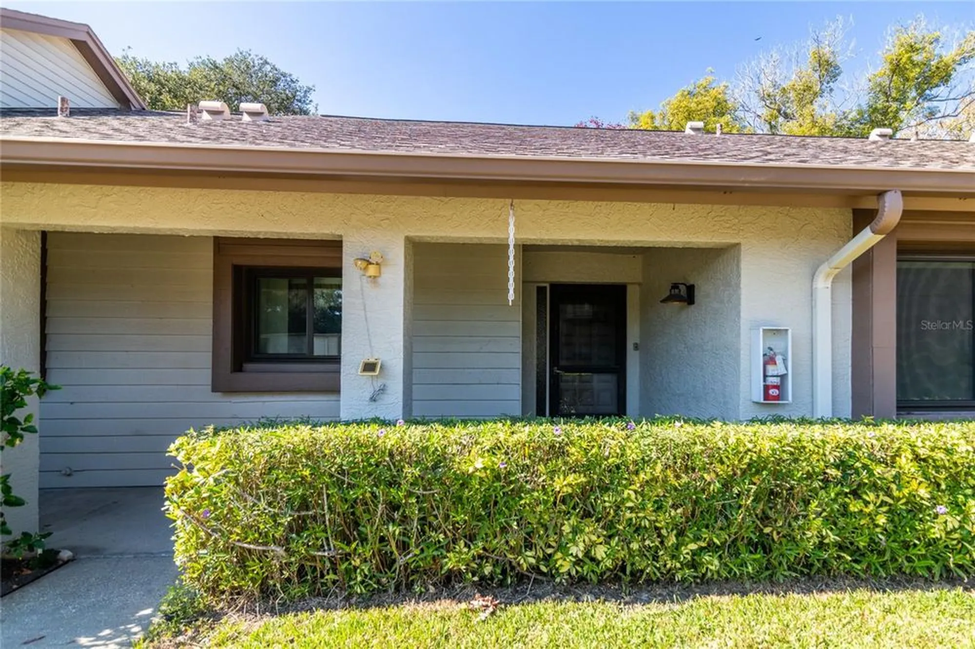 Property Slideshow image 28 of 32 | 2502 laurelwood dr # 3b, Clearwater, FL, 33763