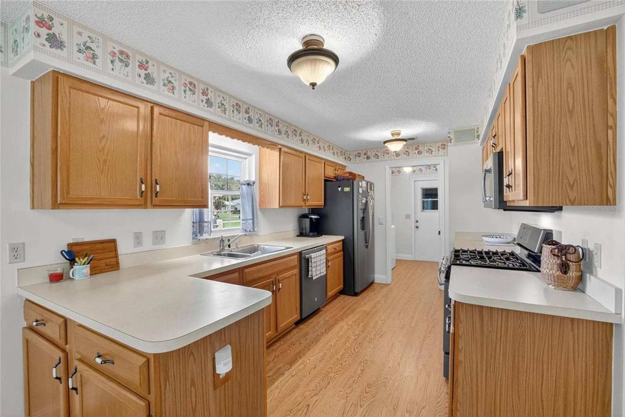 Property Slideshow image 23 of 71 | 6320 silver lakes dr, Lakeland, FL, 33810