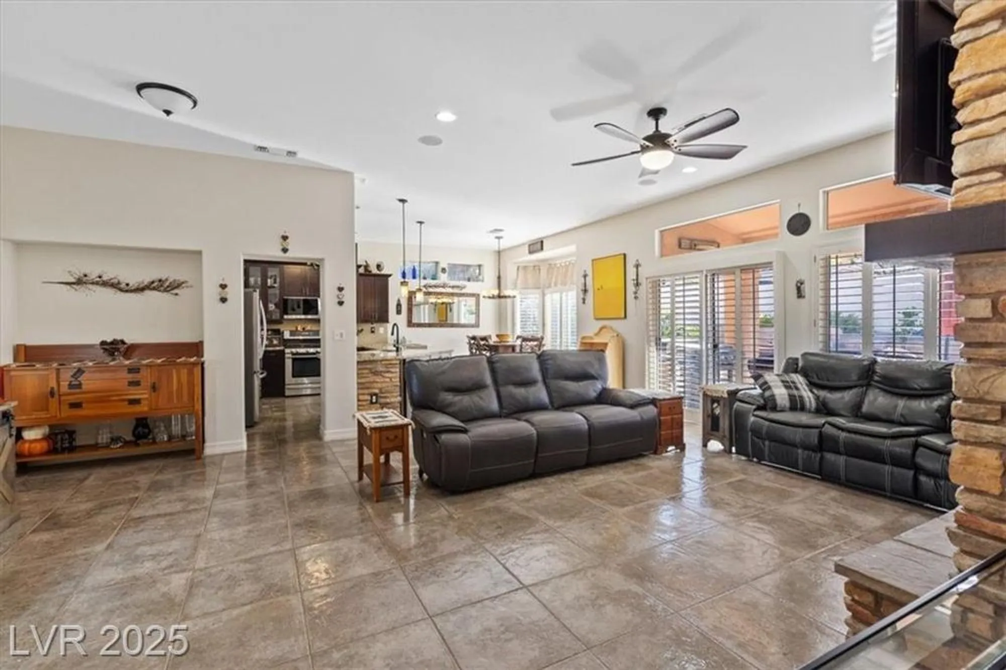 Property Slideshow image 10 of 37 | 2525 banora point dr, Las Vegas, NV, 89134