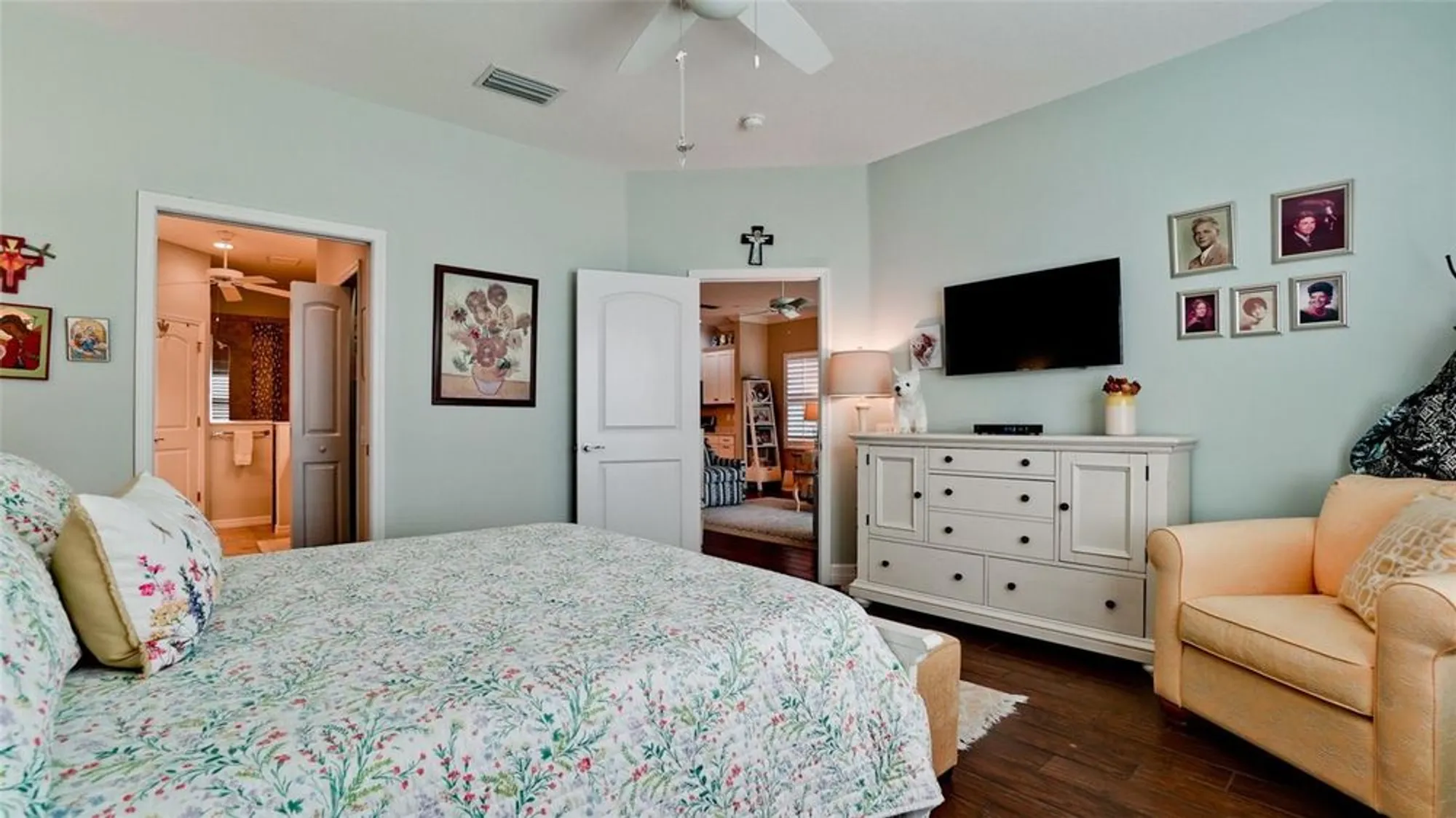 Property Slideshow image 19 of 29 | 1503 calle grand st, Bradenton, FL, 34209