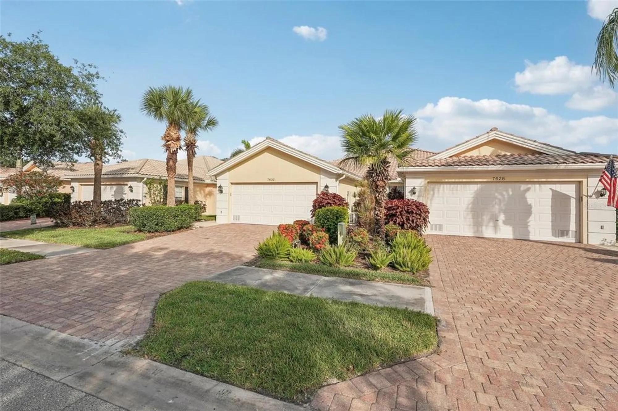 Property Slideshow image 2 of 74 | 7632 quinto dr, Sarasota, FL, 34238