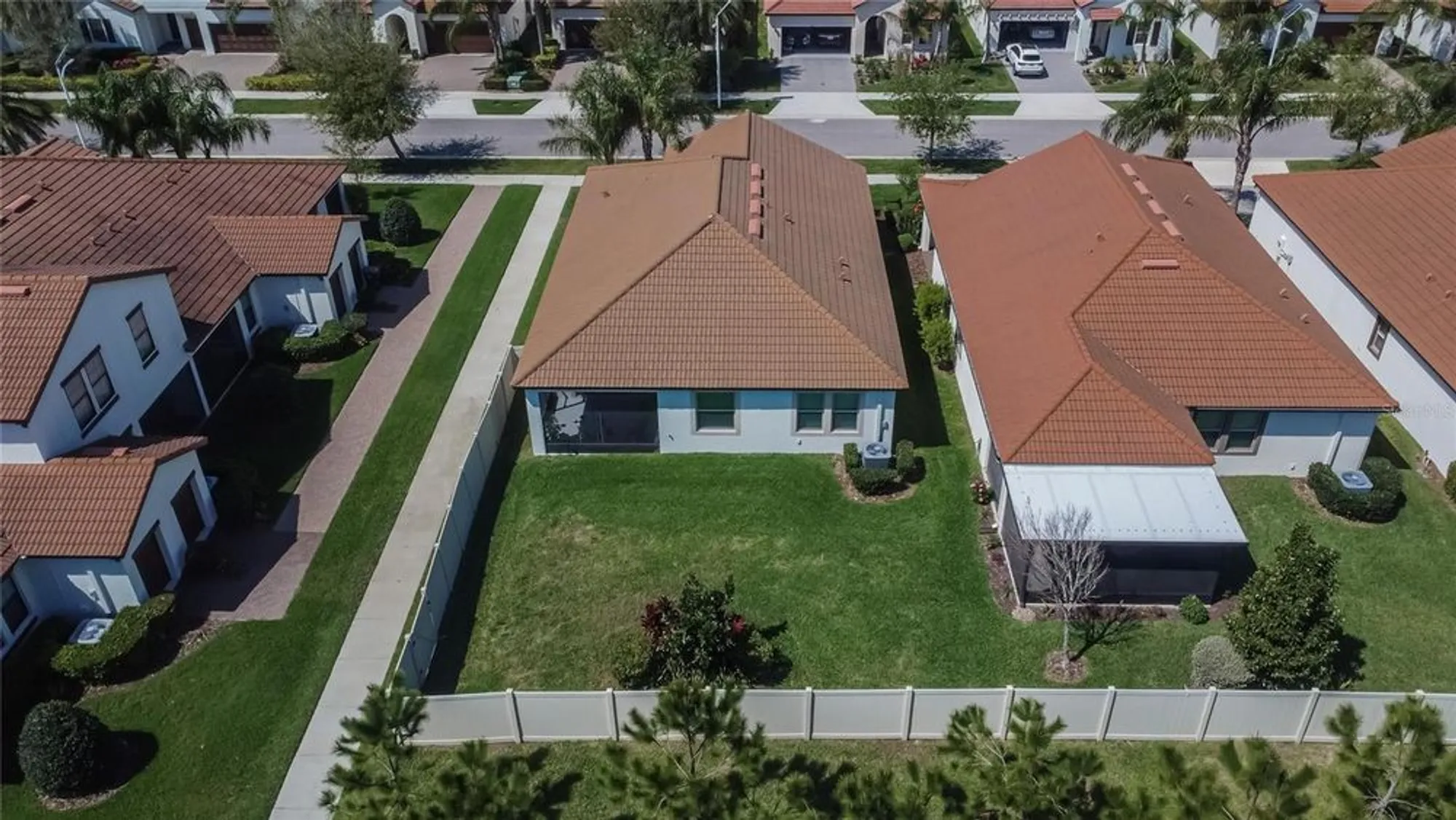 Property Slideshow image 60 of 98 | 16868 scuba crest st, Wimauma, FL, 33598