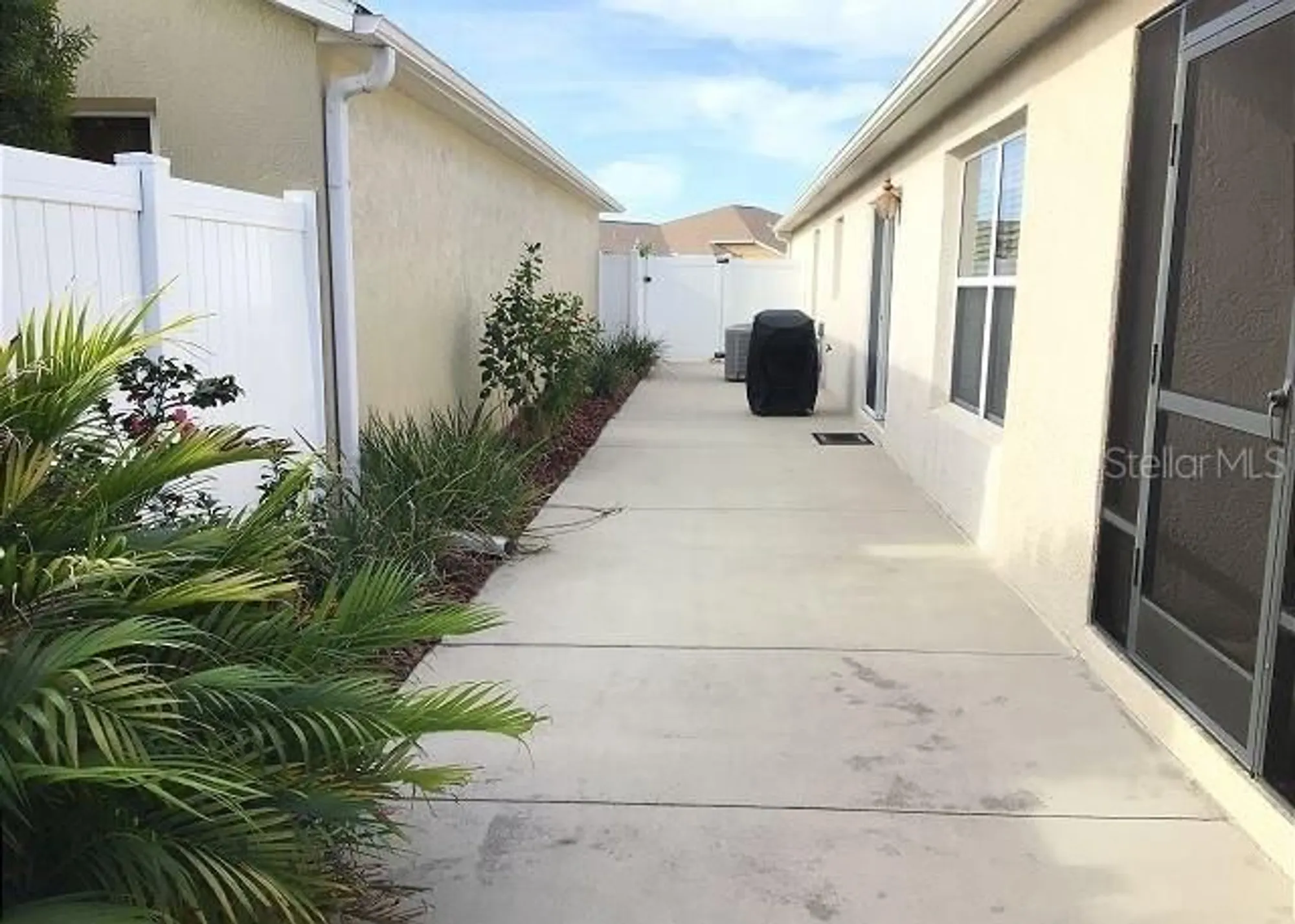 Property Slideshow image 5 of 27 | 1958 altamonte way, The Villages, FL, 32162