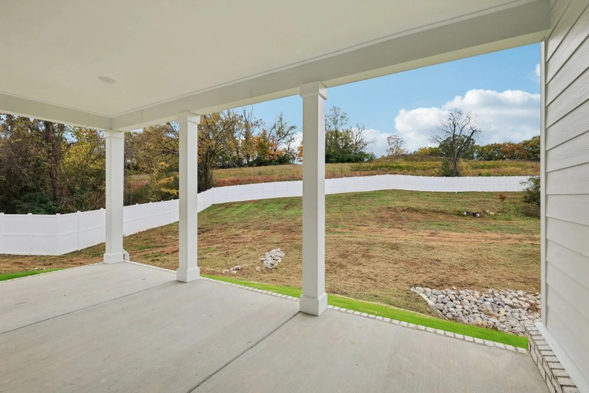 Property Slideshow image 42 of 51 | 320 stonehaus cir, Antioch, TN, 37013